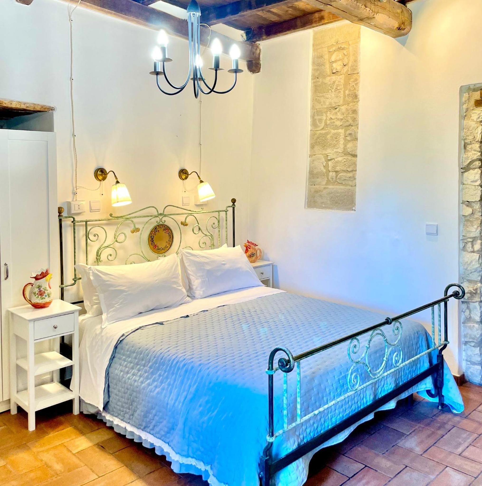 Double Room with Private Bathroom - Photo 1
