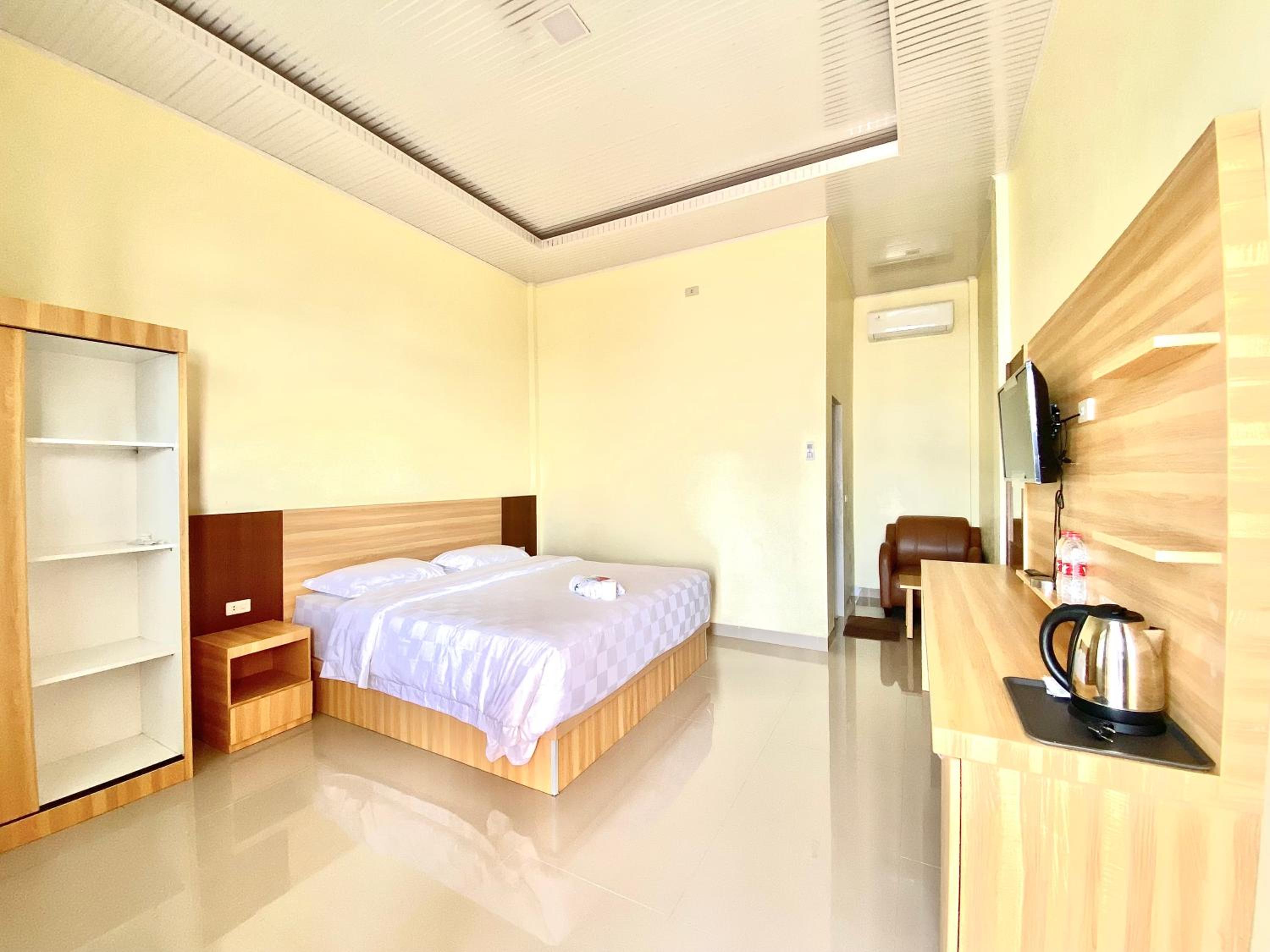 Deluxe Suite - Photo 3