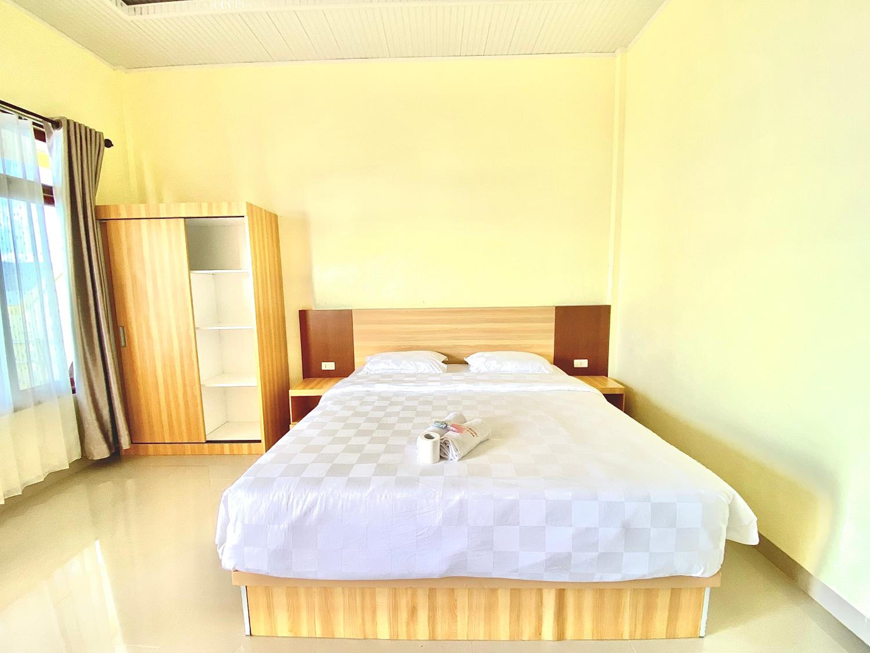 Deluxe Suite - Photo 2