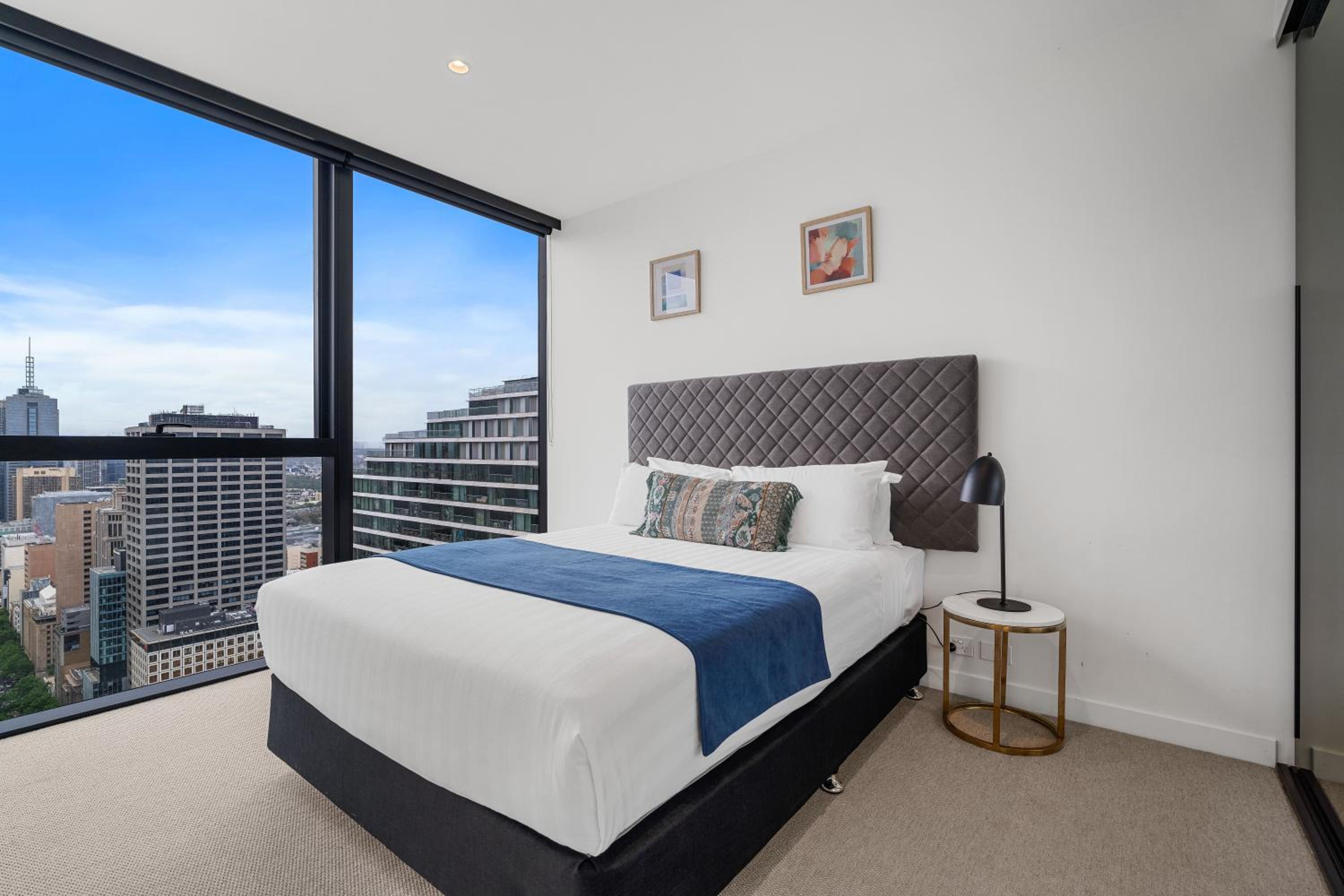 One Bedroom City View Apartment thumbnail 6