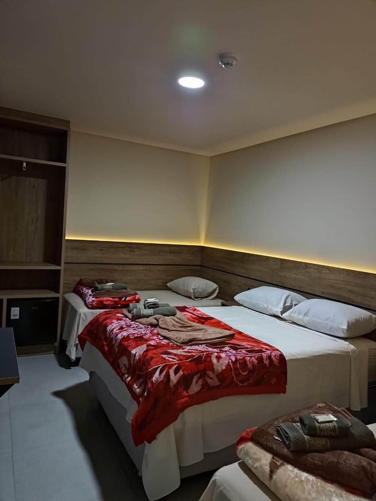 Quadruple Room with Private Bathroom photo 2