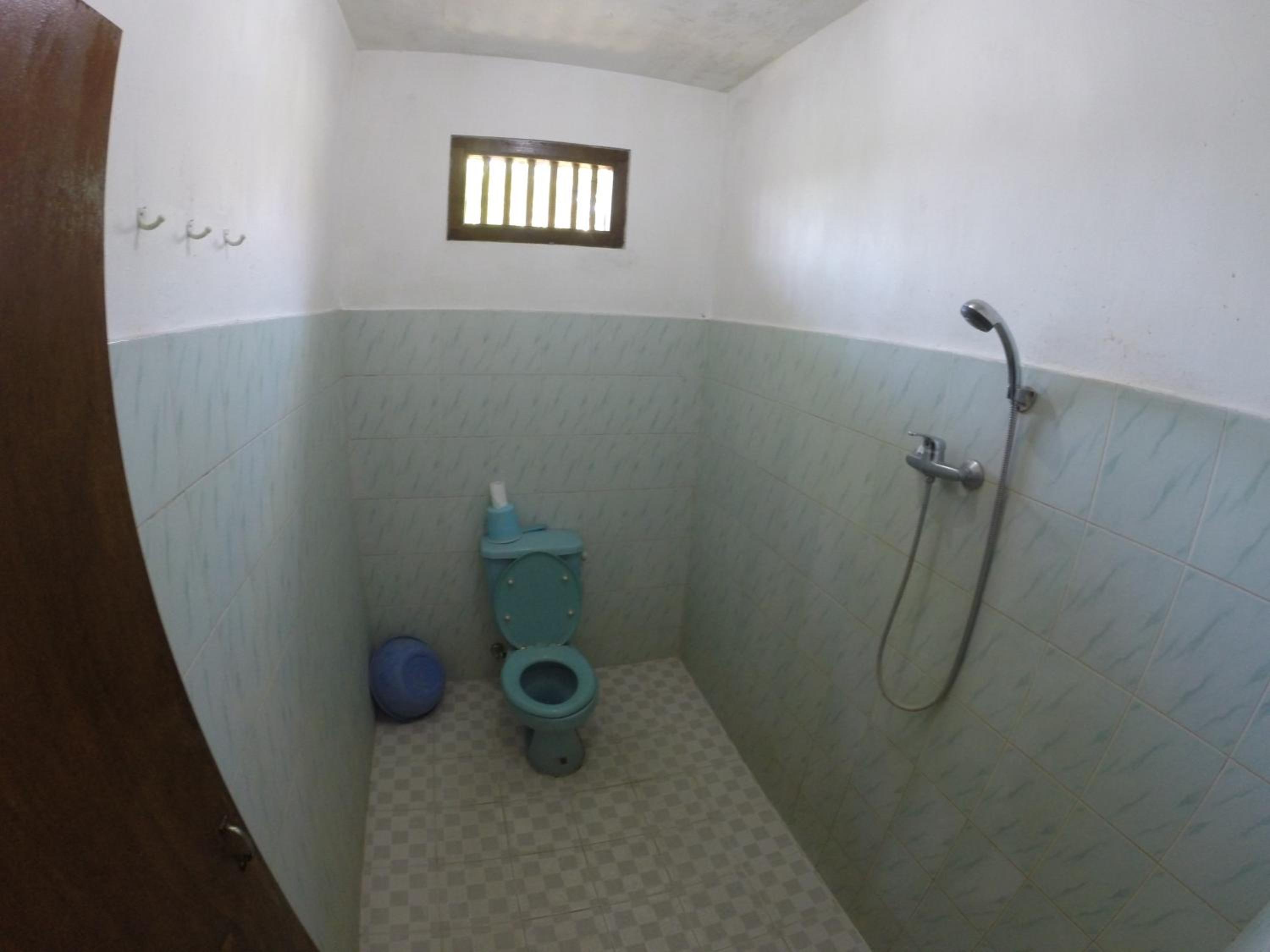 Standard Double or Twin Room with Fan - Photo 22