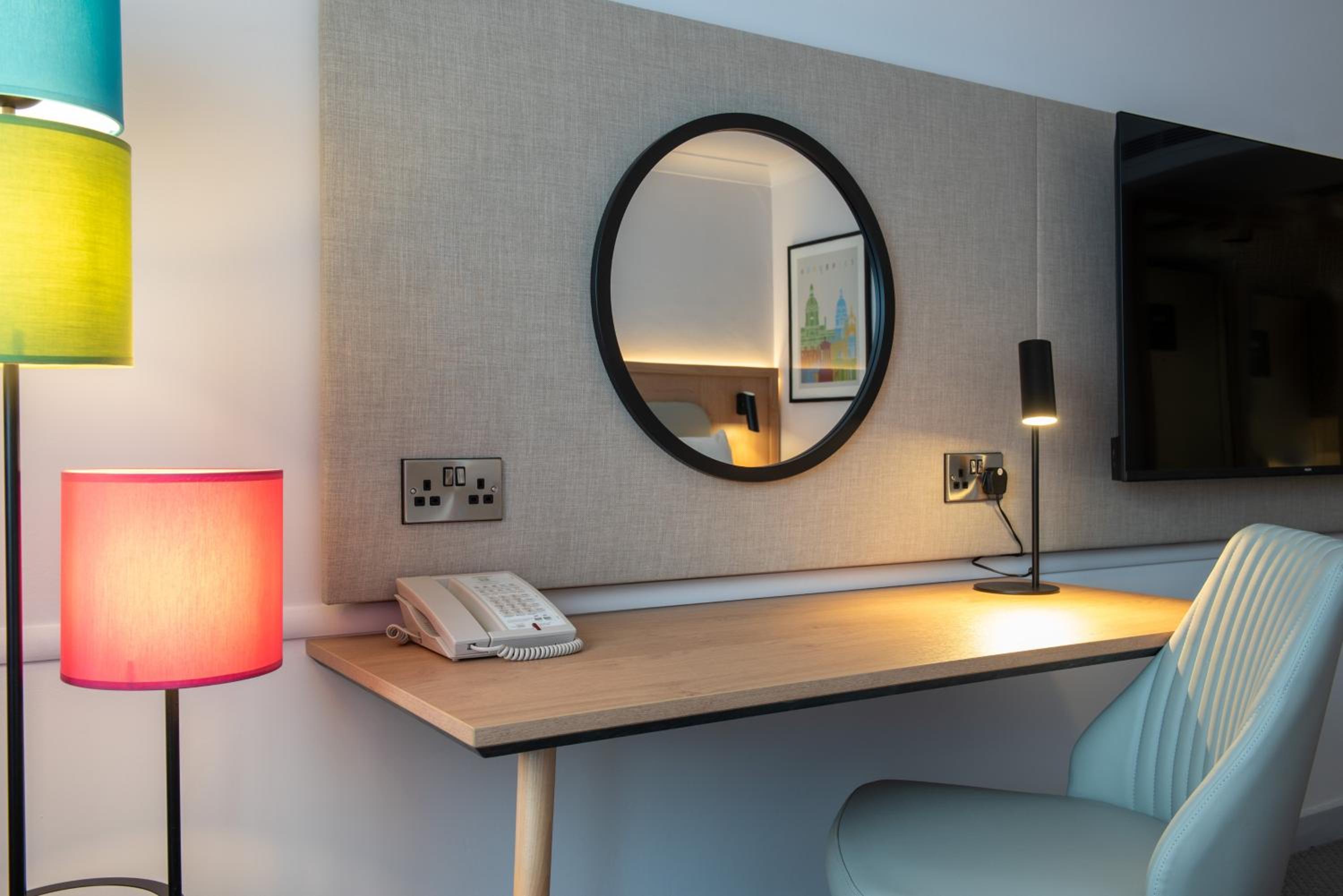 Standard Double Room with Two Double Beds thumbnail 5