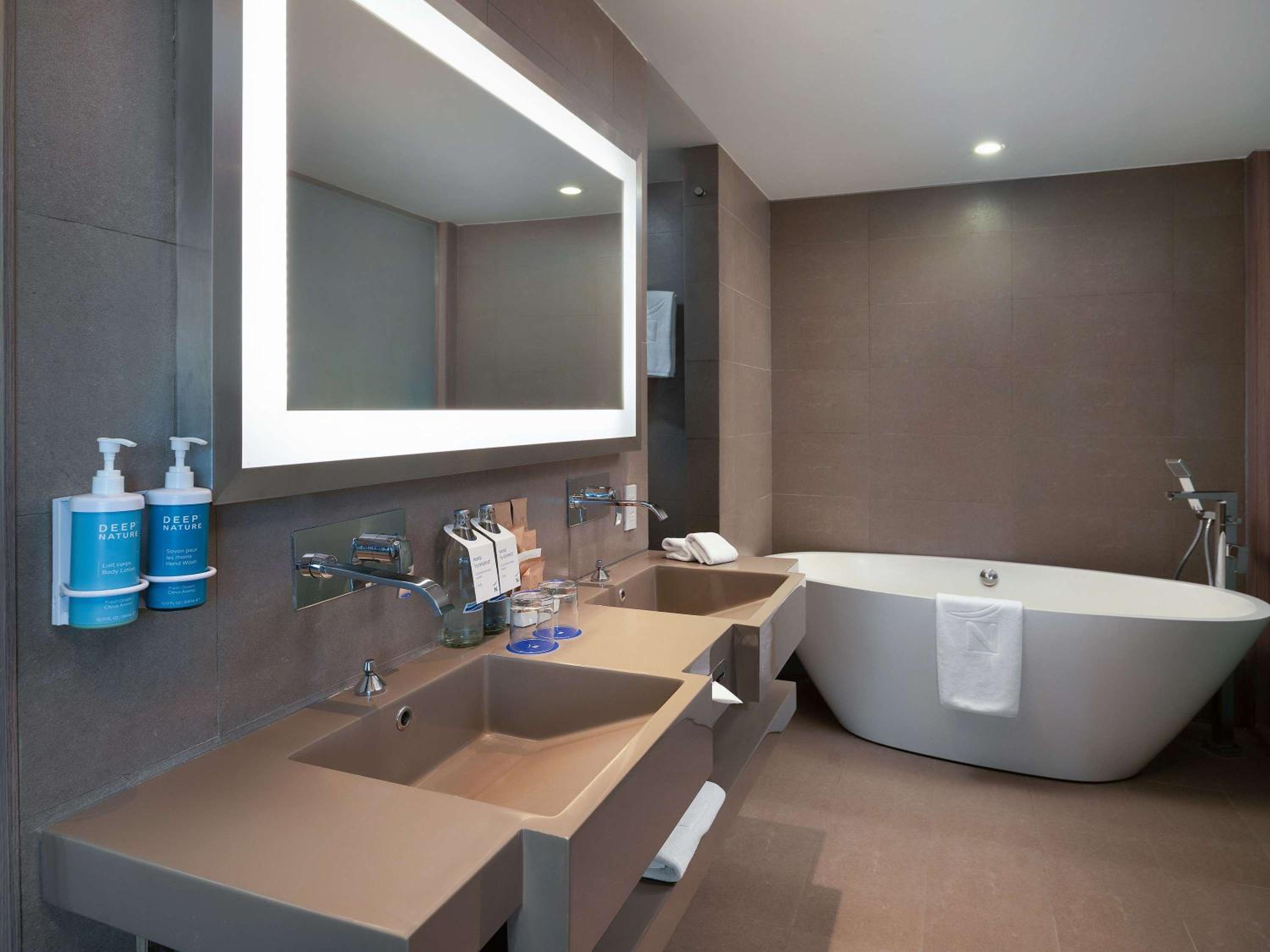 Executive King Suite – Lounge Access