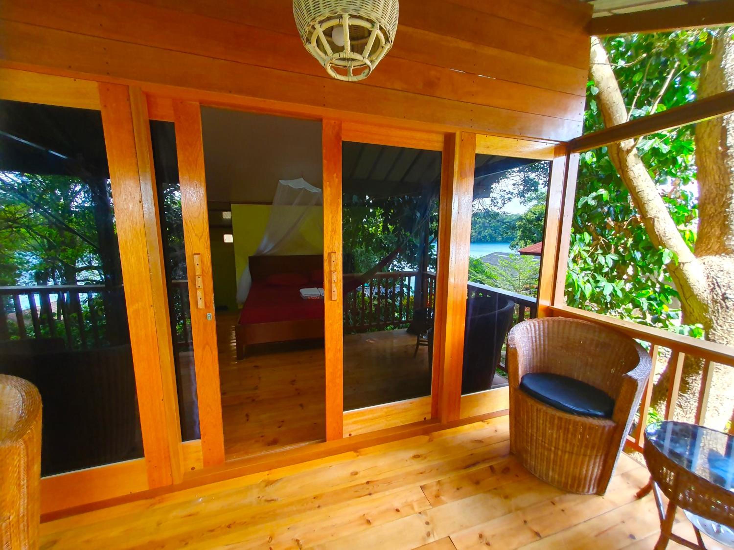 Superior Bungalow - Photo 16