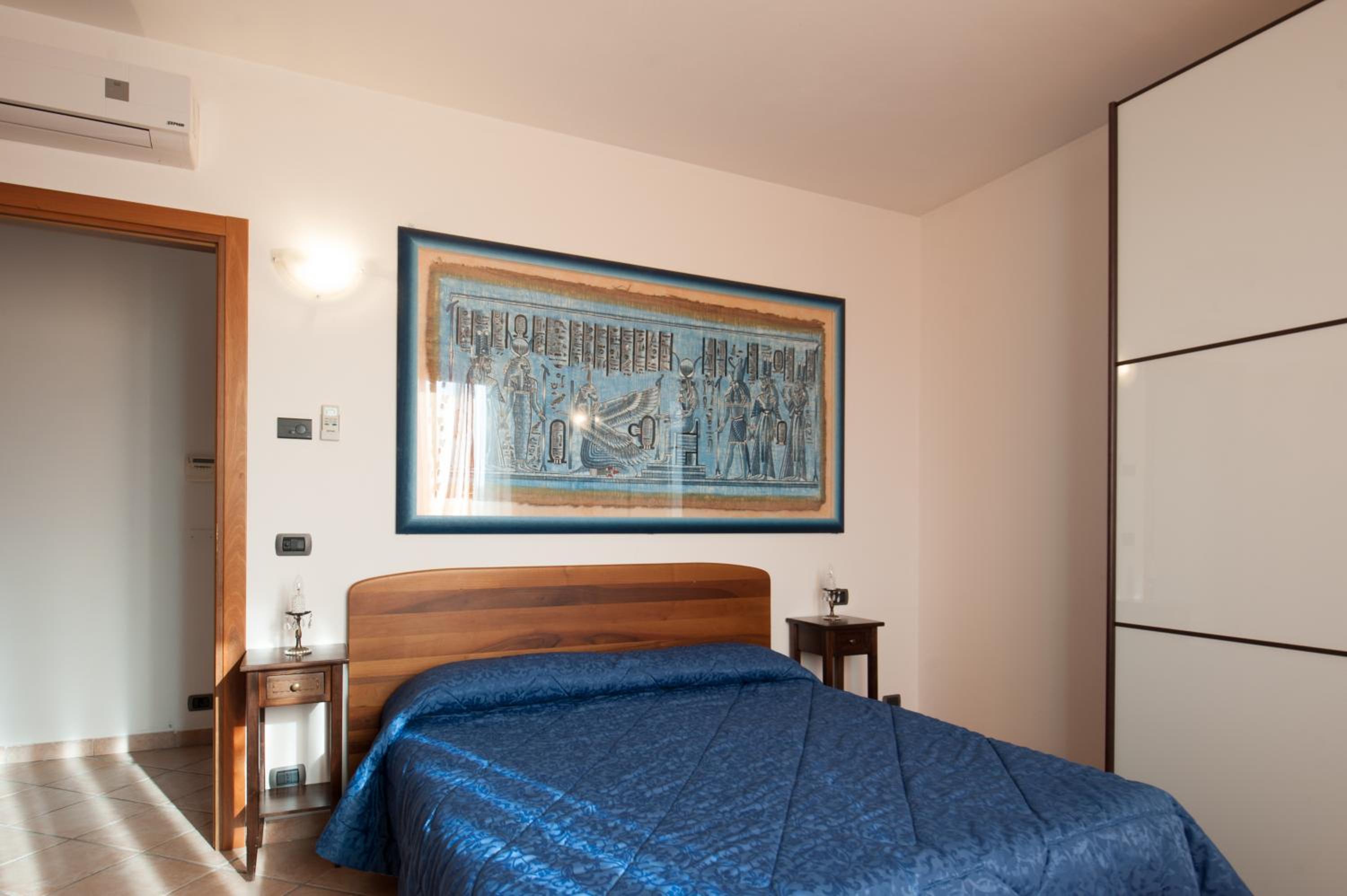 Quadruple Room with Bath - Photo 1