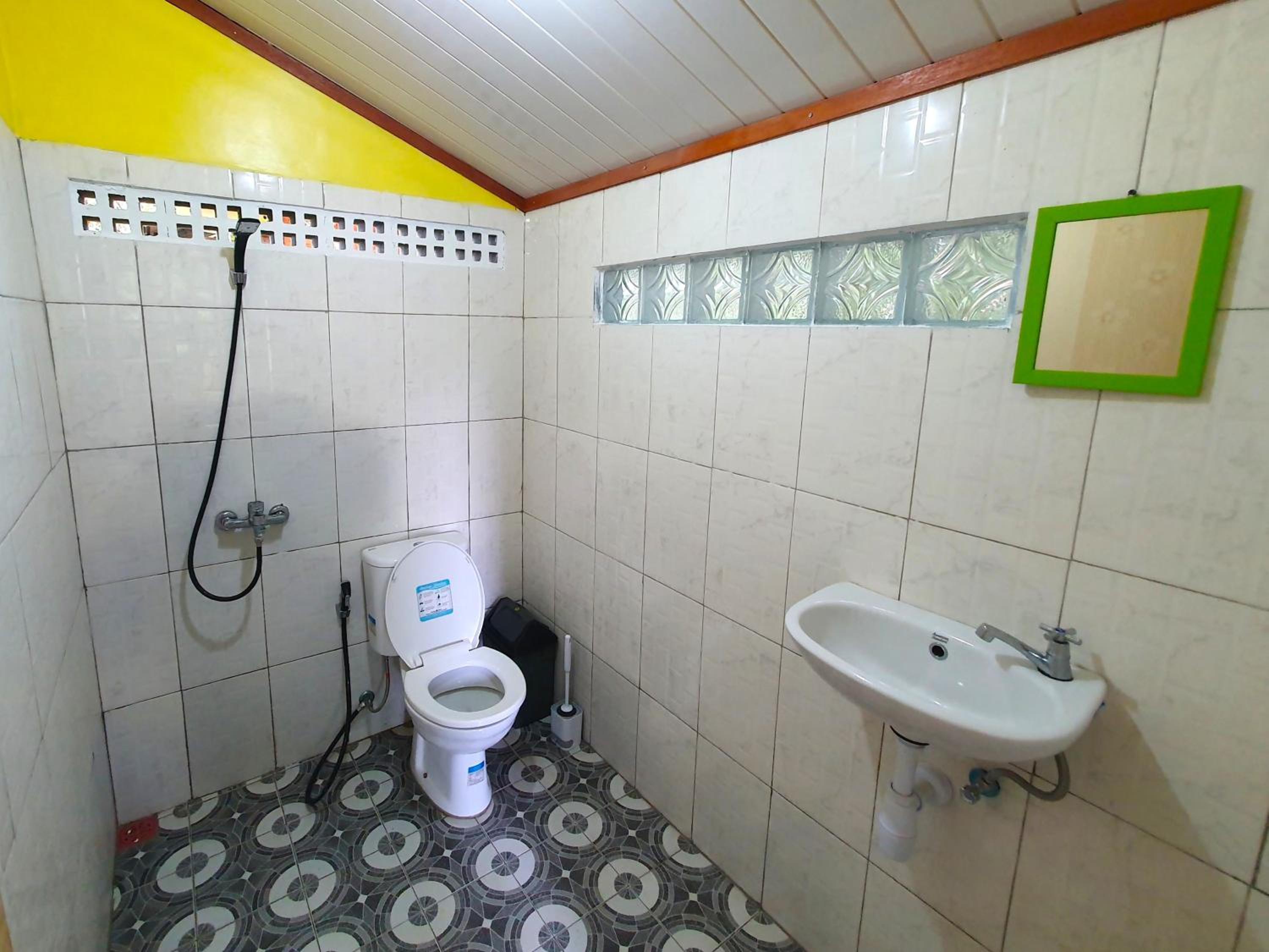 Superior Bungalow - Photo 5