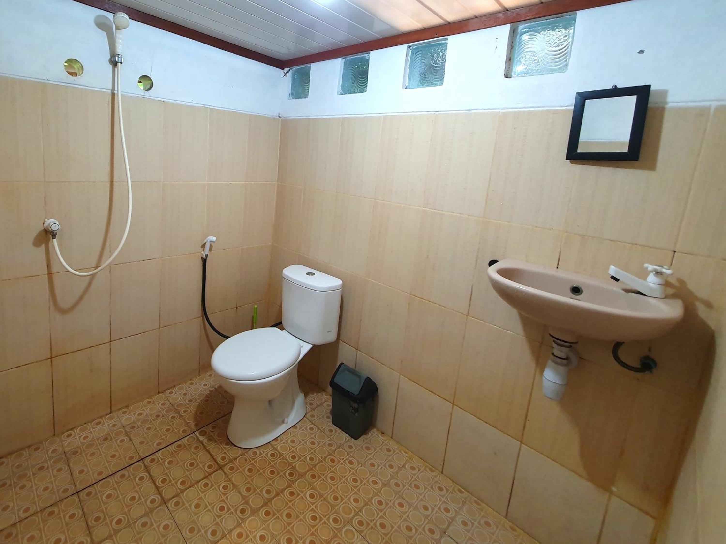 Bungalow with Patio - Photo 28
