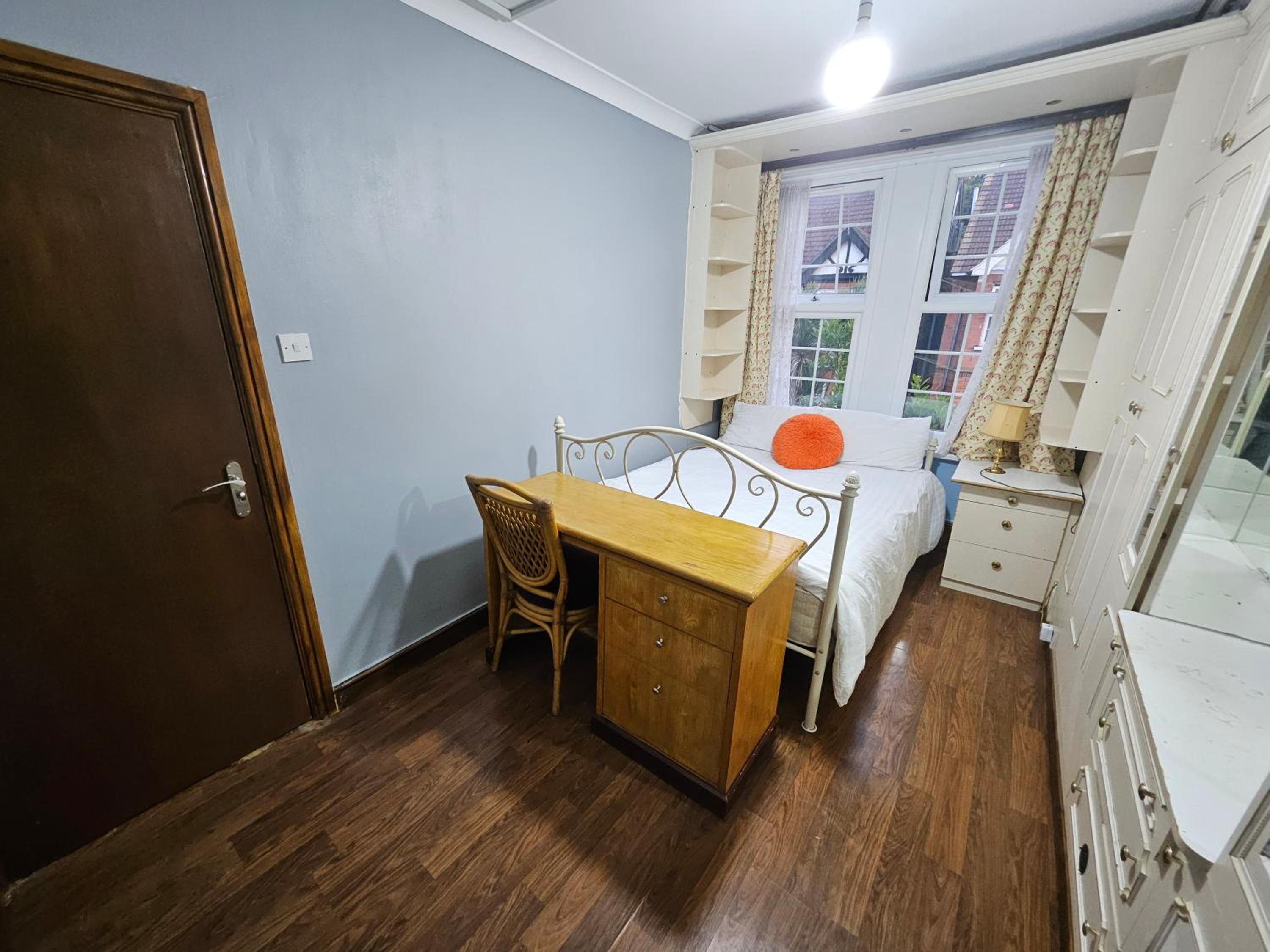 Double Room With Shared Bathroom