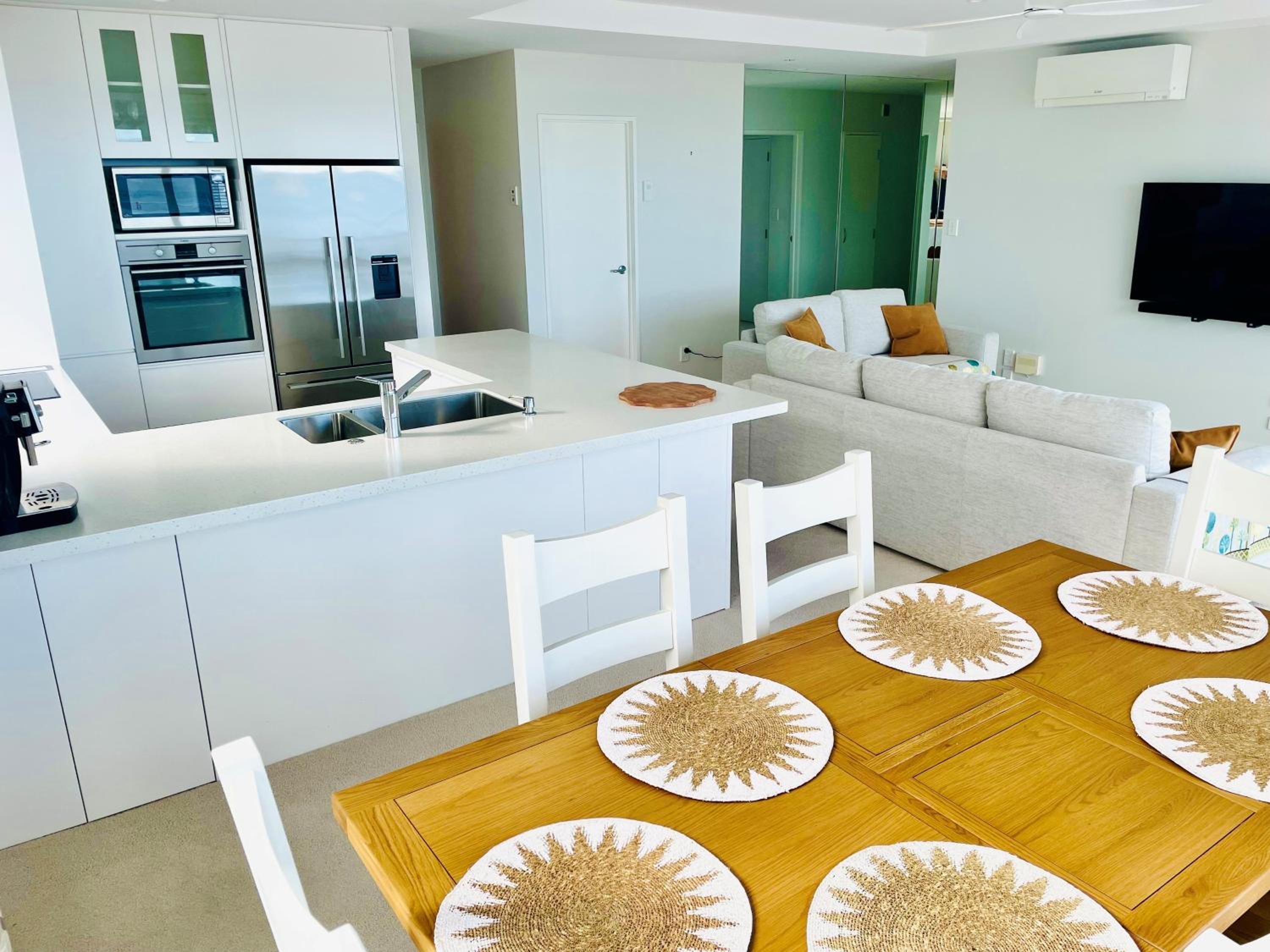 Three-Bedroom Penthouse with Sea View photo 3