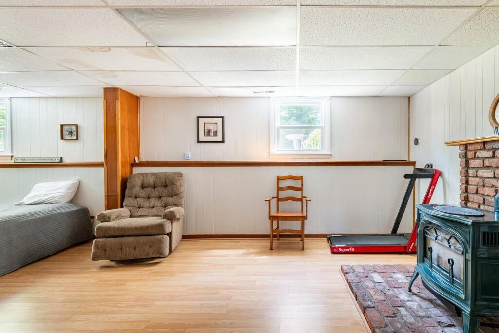 Five-Bedroom House photo 3