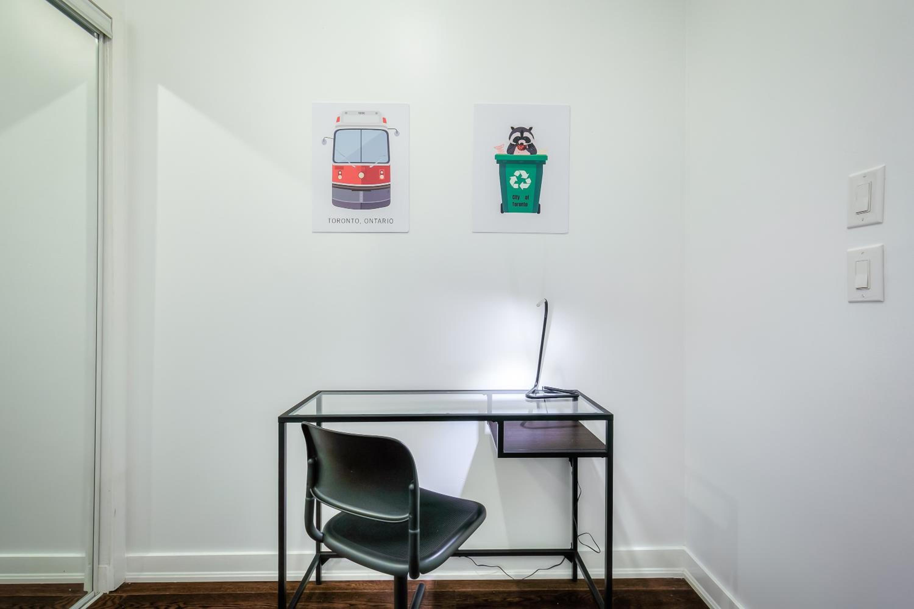 One-Bedroom Apartment with City View thumbnail 5
