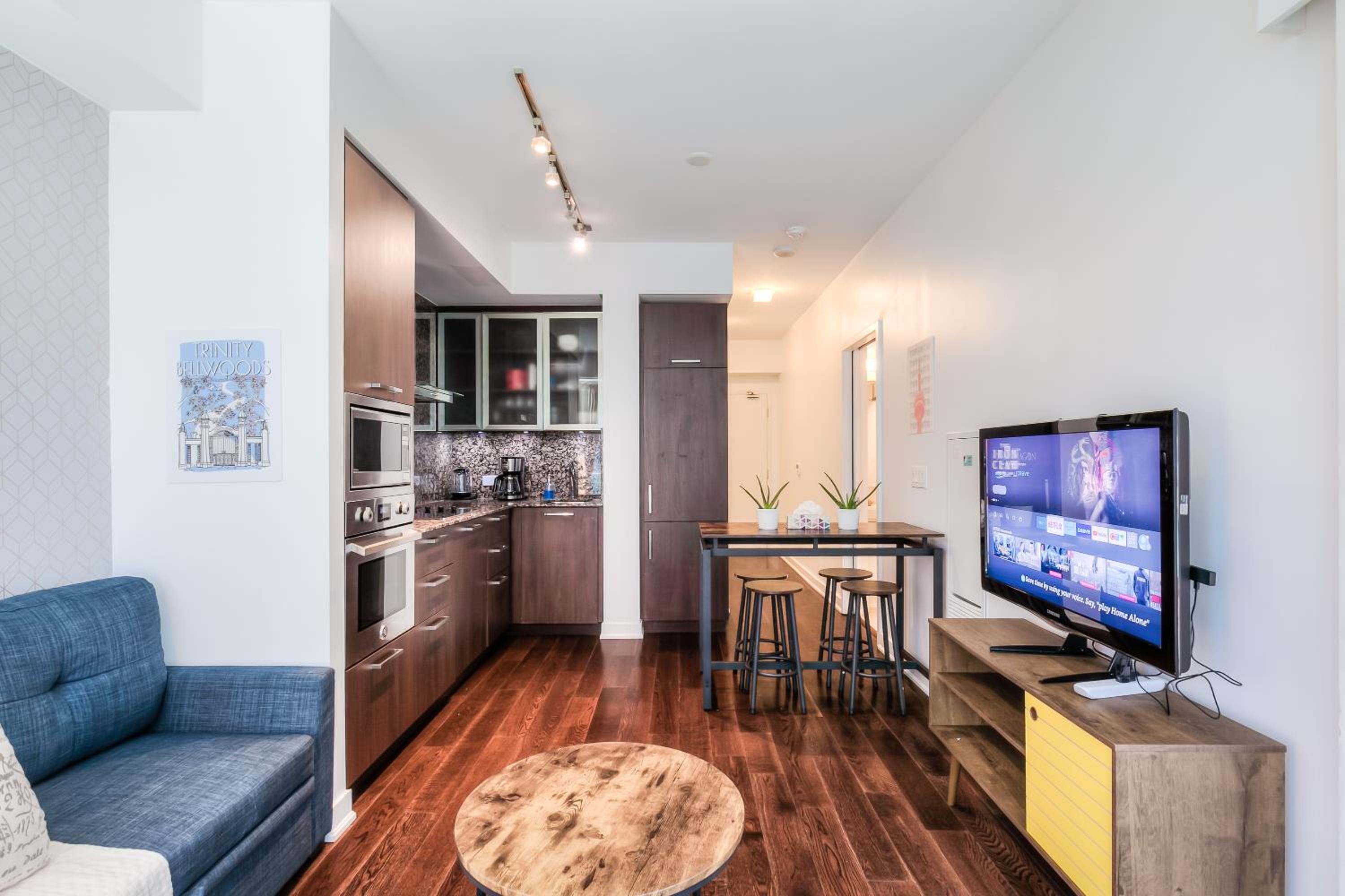 One-Bedroom Apartment with City View
