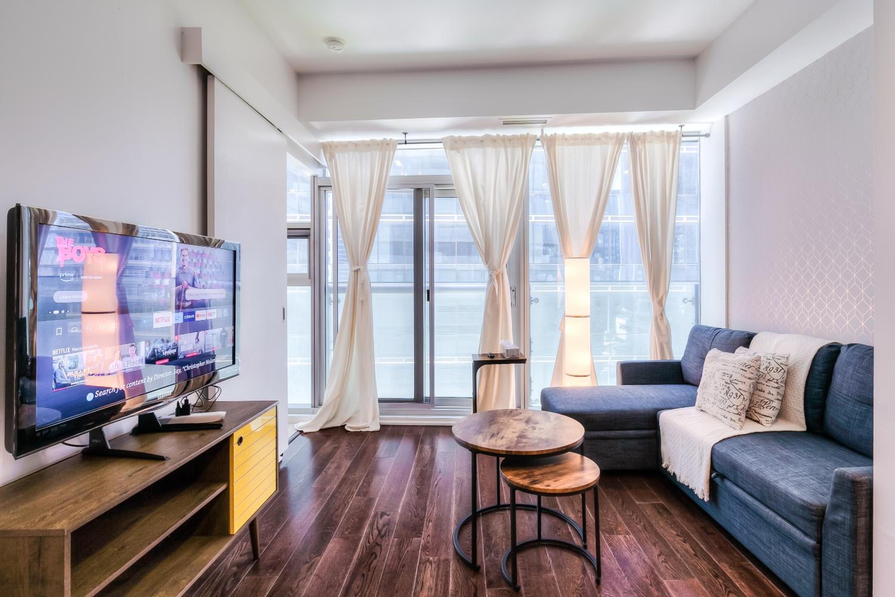 One-Bedroom Apartment with City View