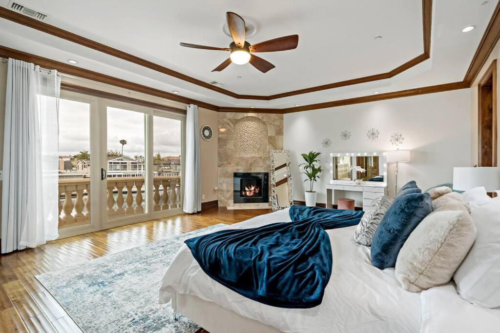 Five-Bedroom House photo 1