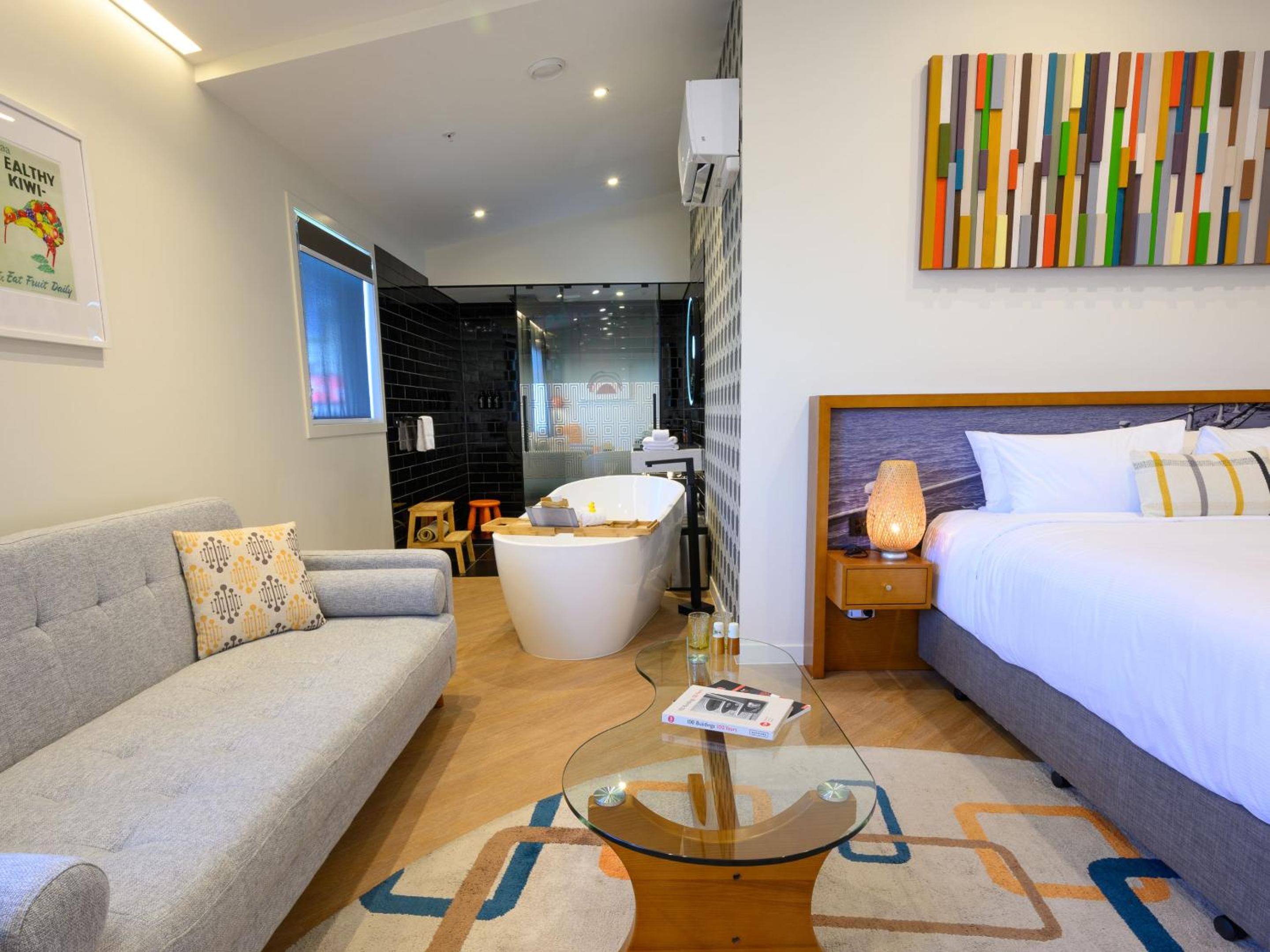 Premium Suite - Photo 3
