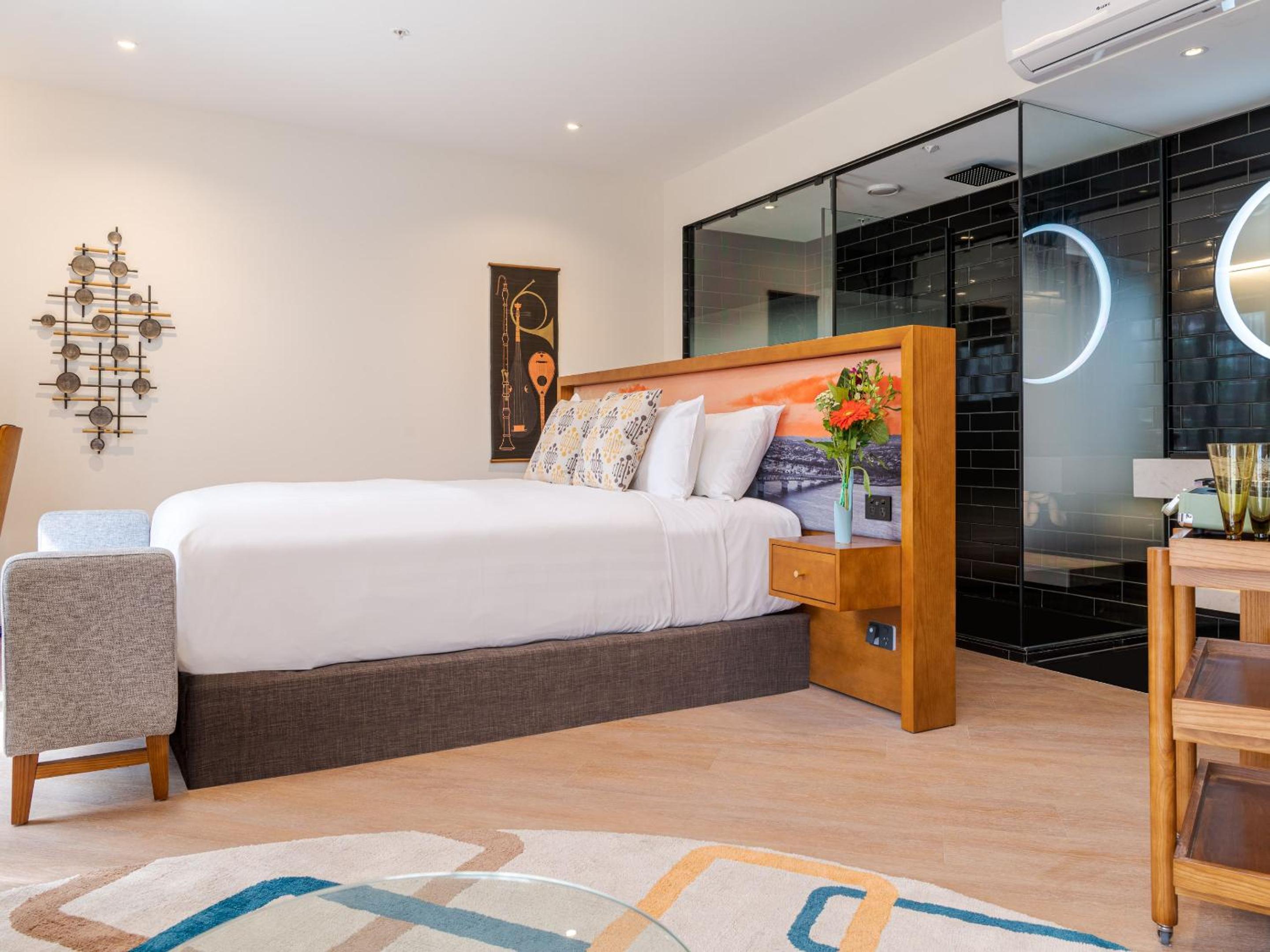 Superior King Room - Photo 6