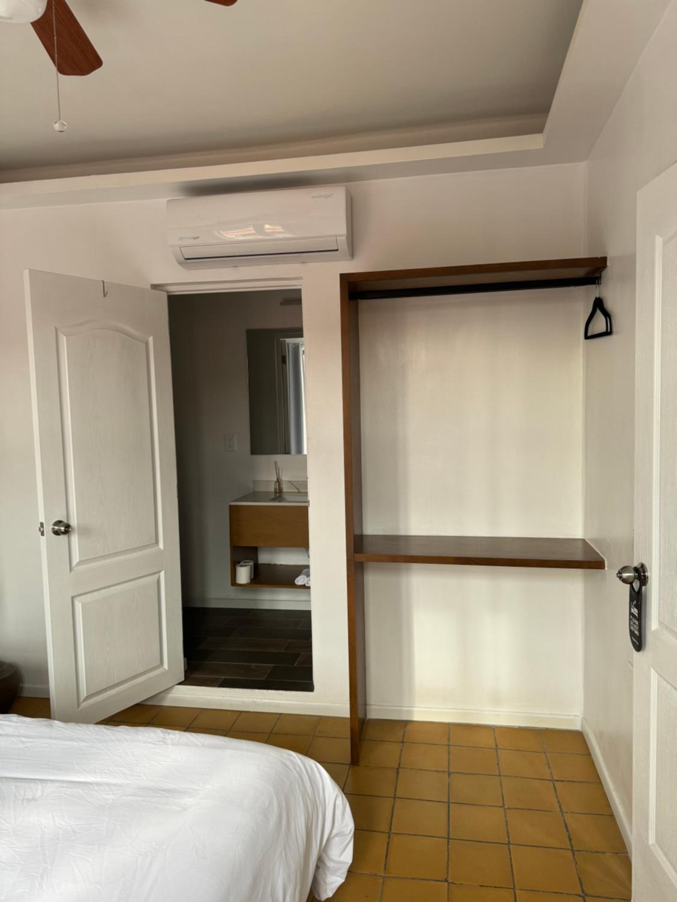 Queen Room photo 1