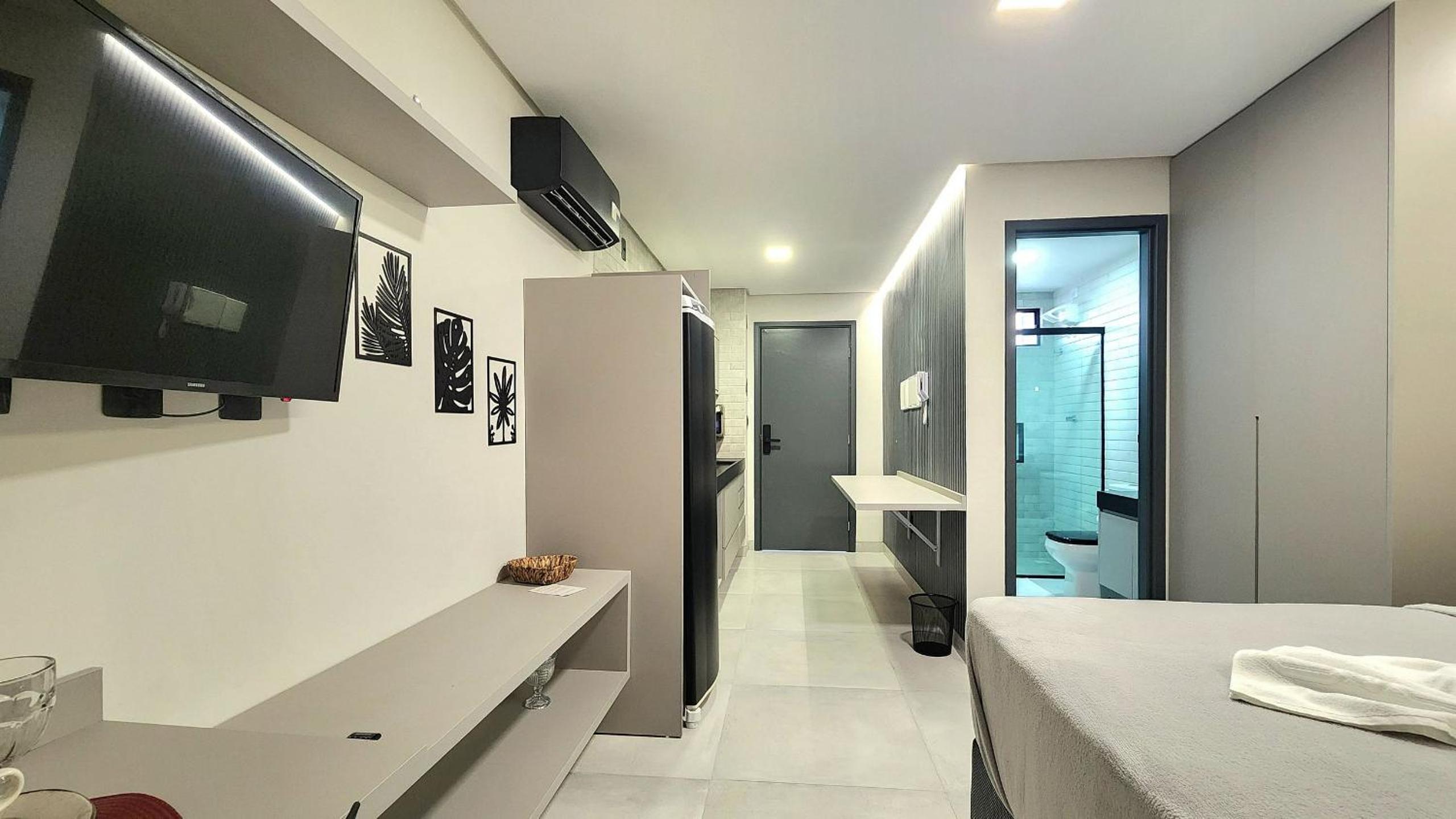 One-Bedroom Apartment - Non-Smoking photo 1