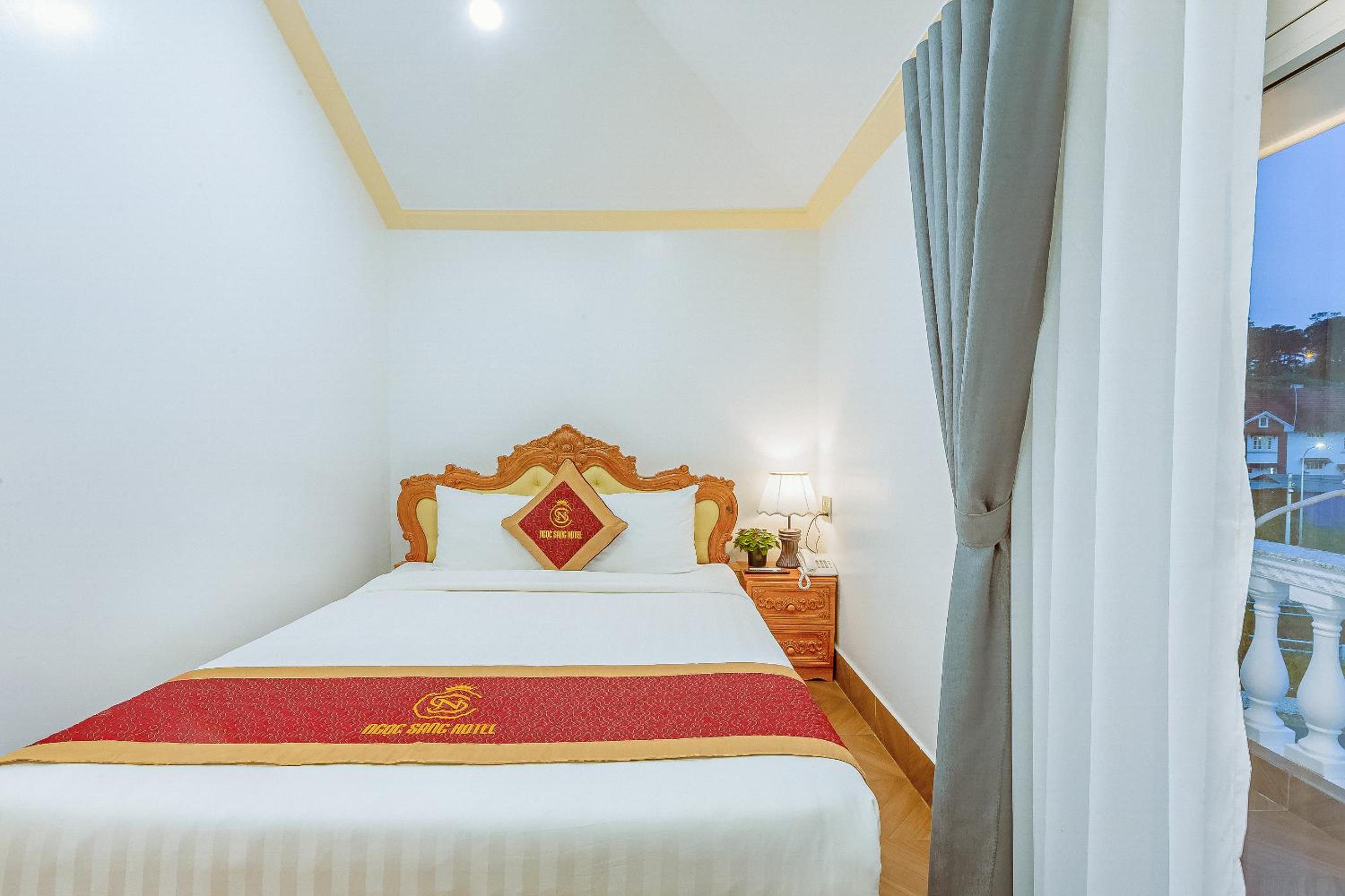 Double Room with Balcony - Photo 4