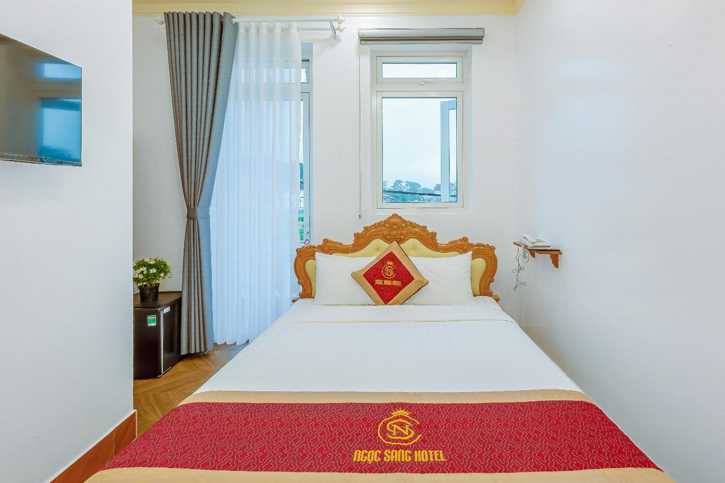 Double Room with Balcony - Photo 2