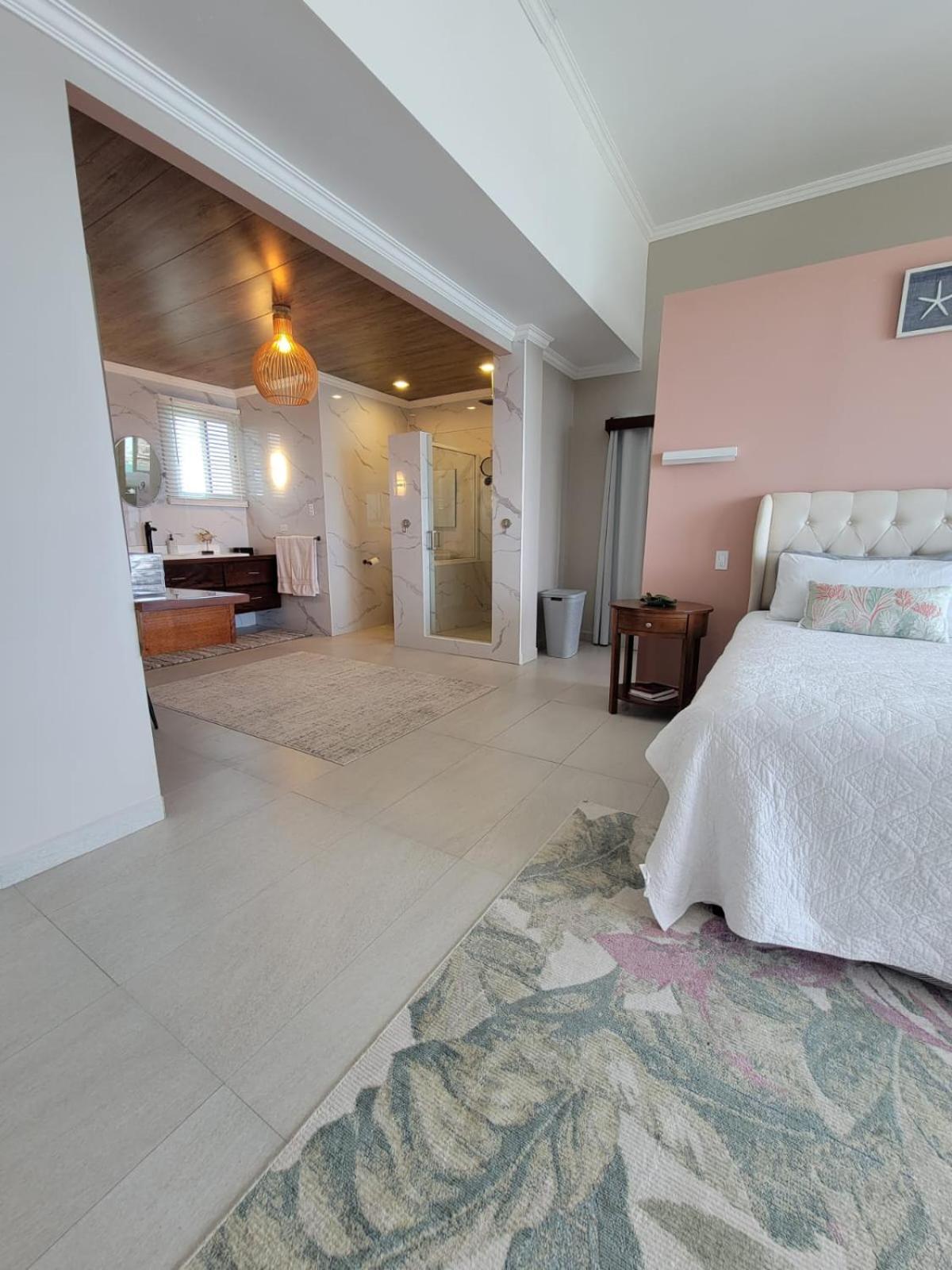 Four-Bedroom Vacation Home photo 2
