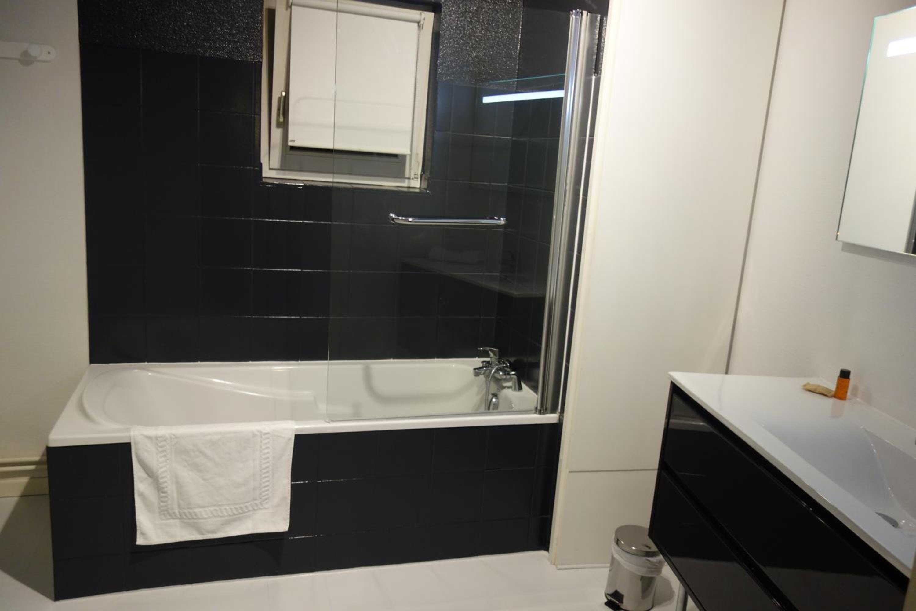 Apartment Baumgartner 3 Bedrooms 2 Bathrooms - 117 m2  photo 2