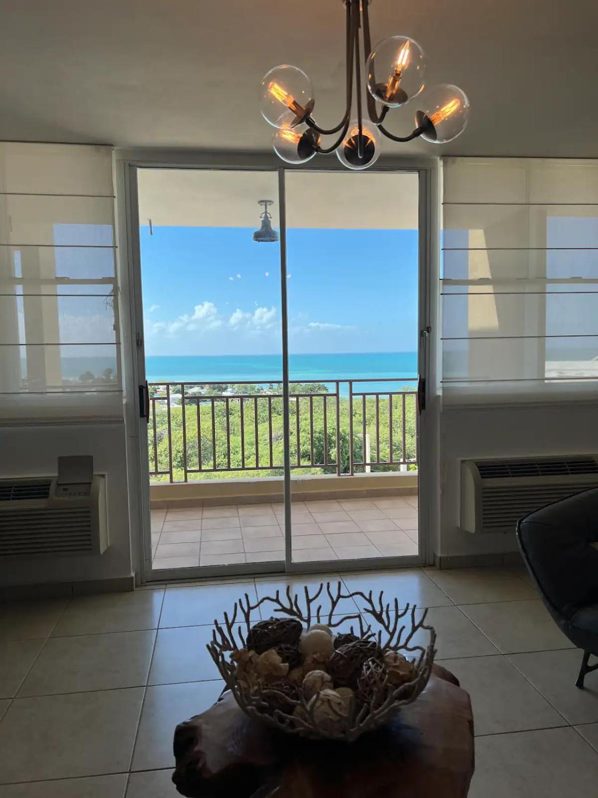Two-Bedroom Apartment with Balcony and Sea View photo 3