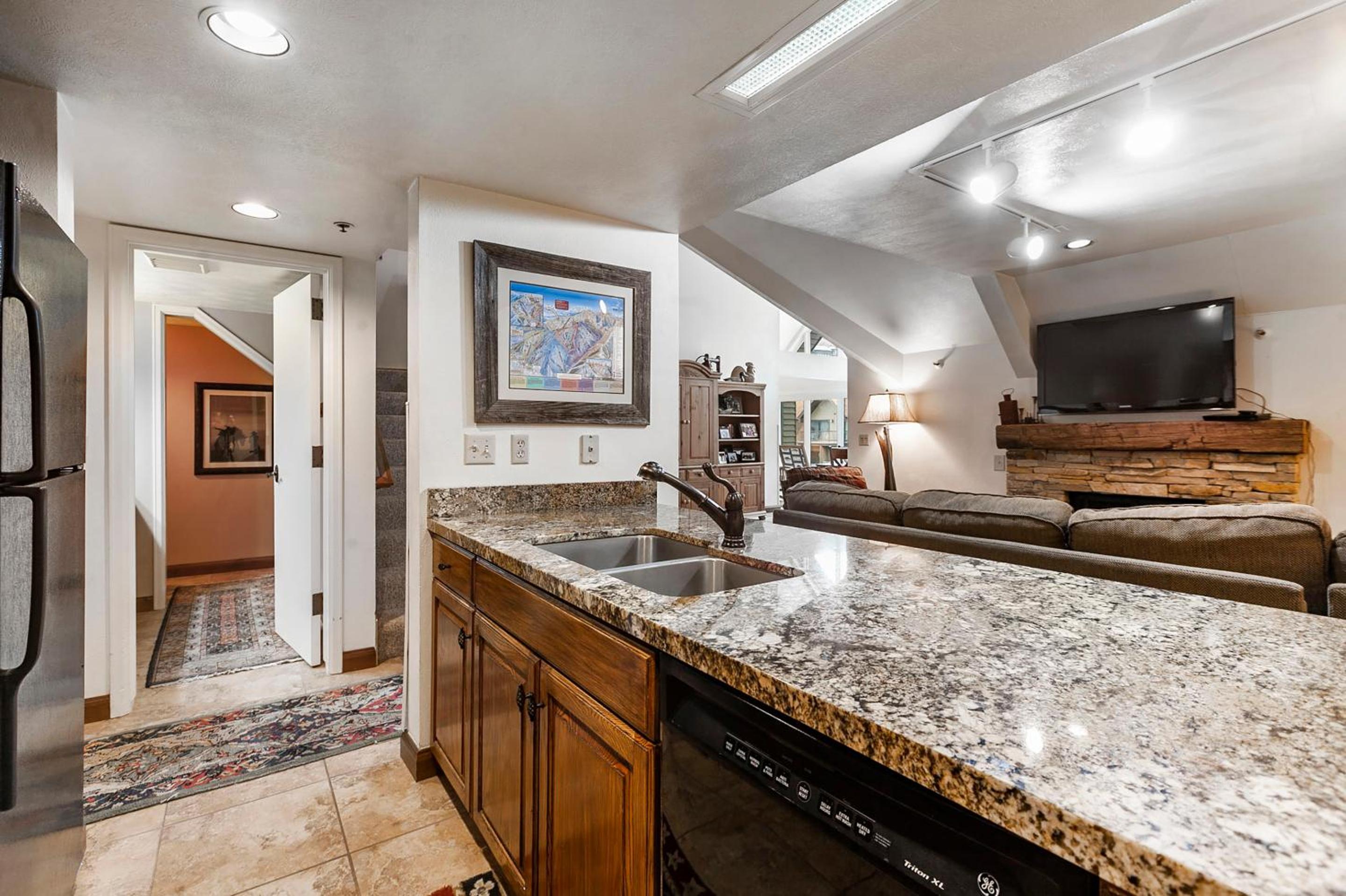 3 Bedroom Condominium B350 - Photo 18