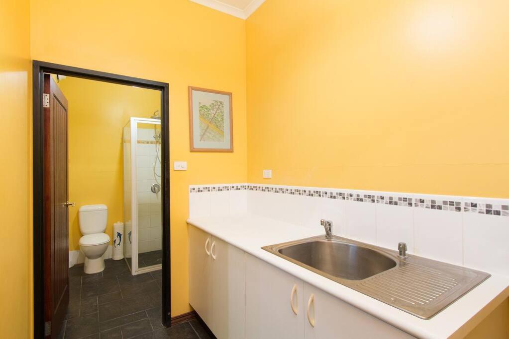 Four-Bedroom House photo 3