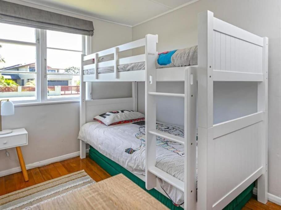 Three-Bedroom House photo 2