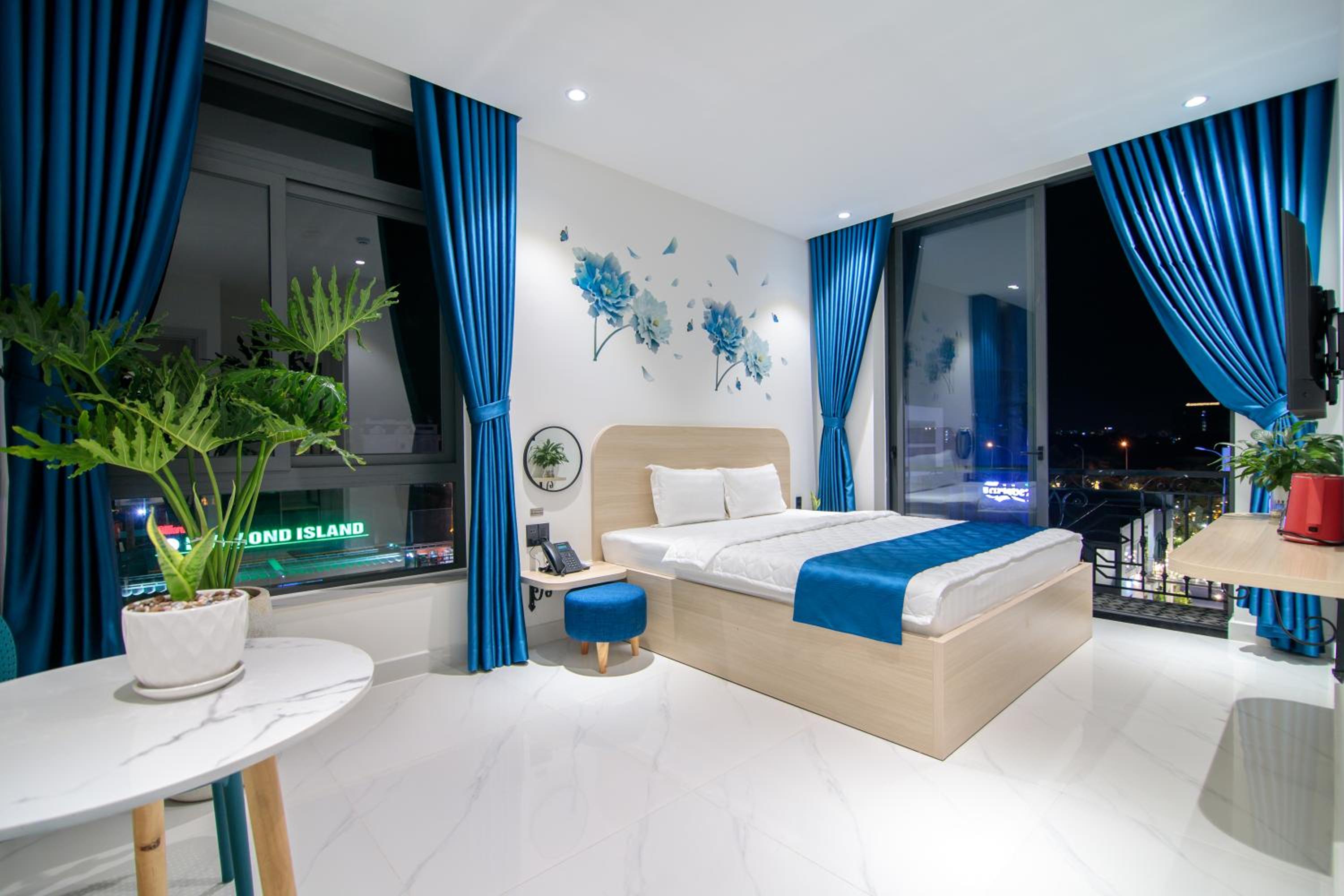 Suite with City View photo 3