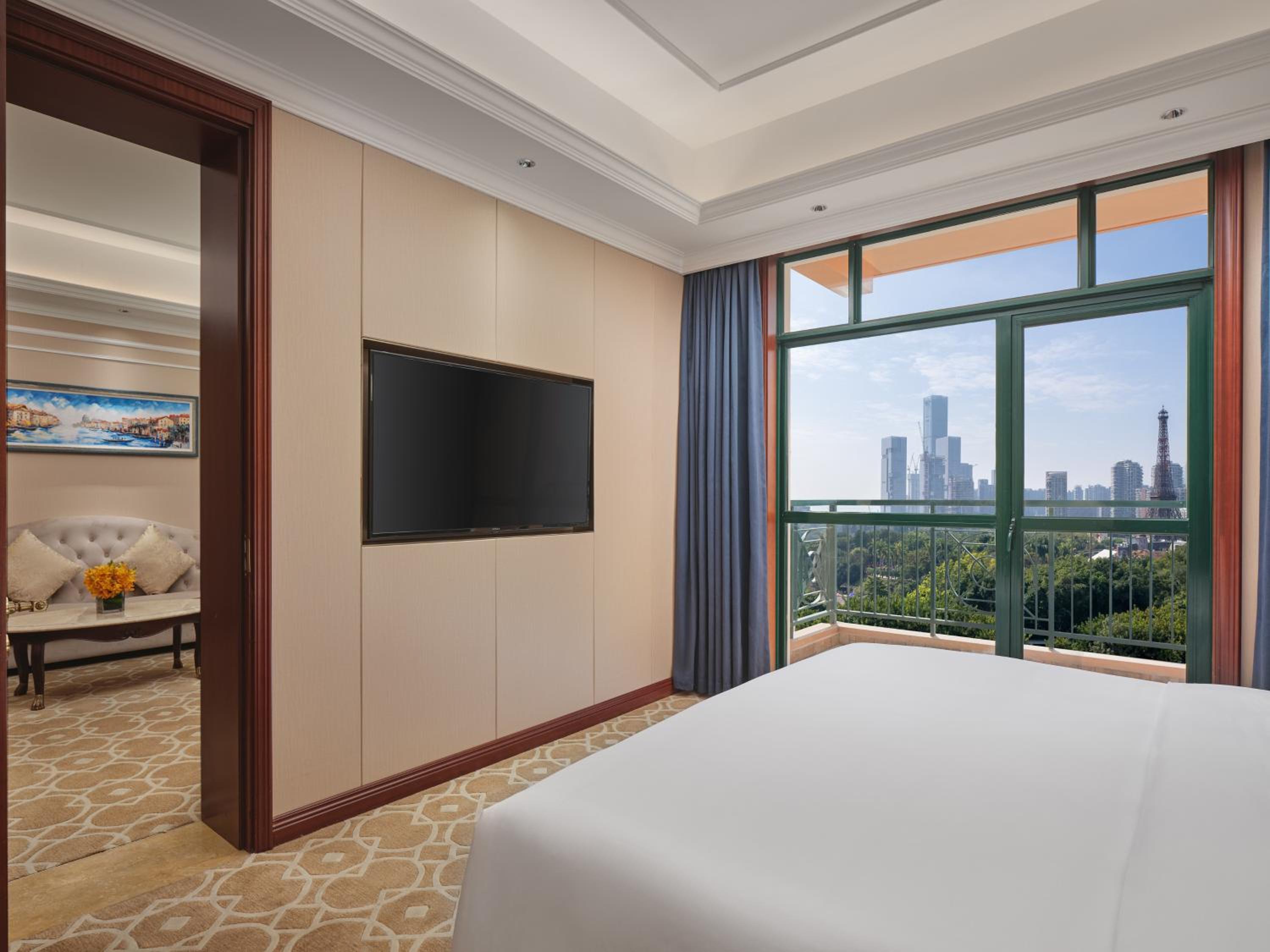 One-Bedroom King Suite