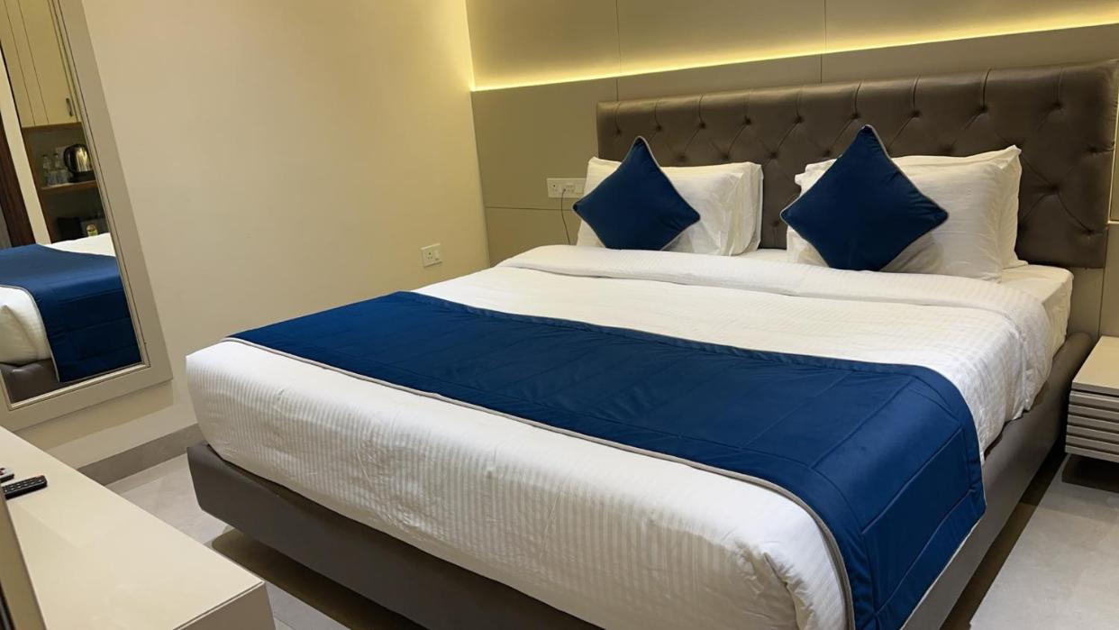Deluxe Room - Photo 5