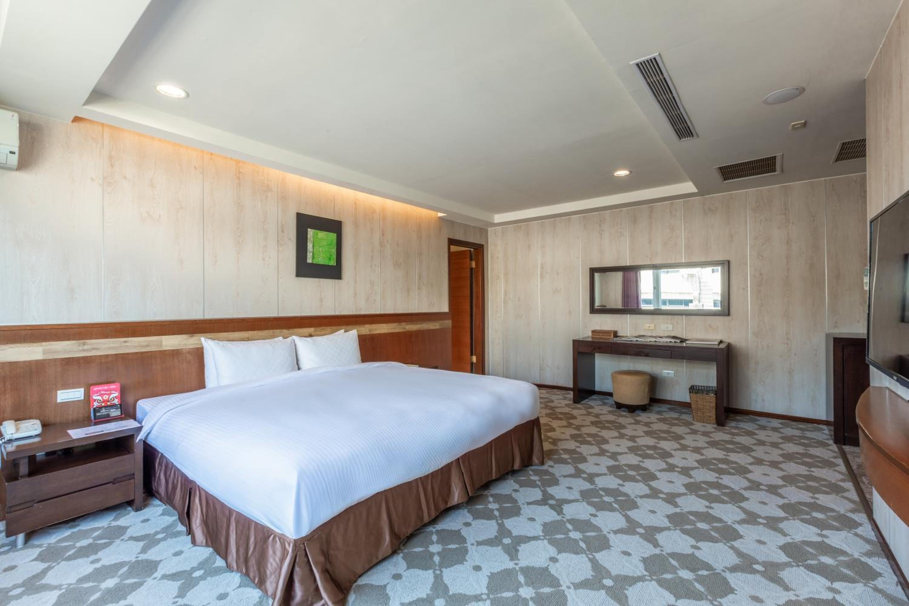 Deluxe Family Room