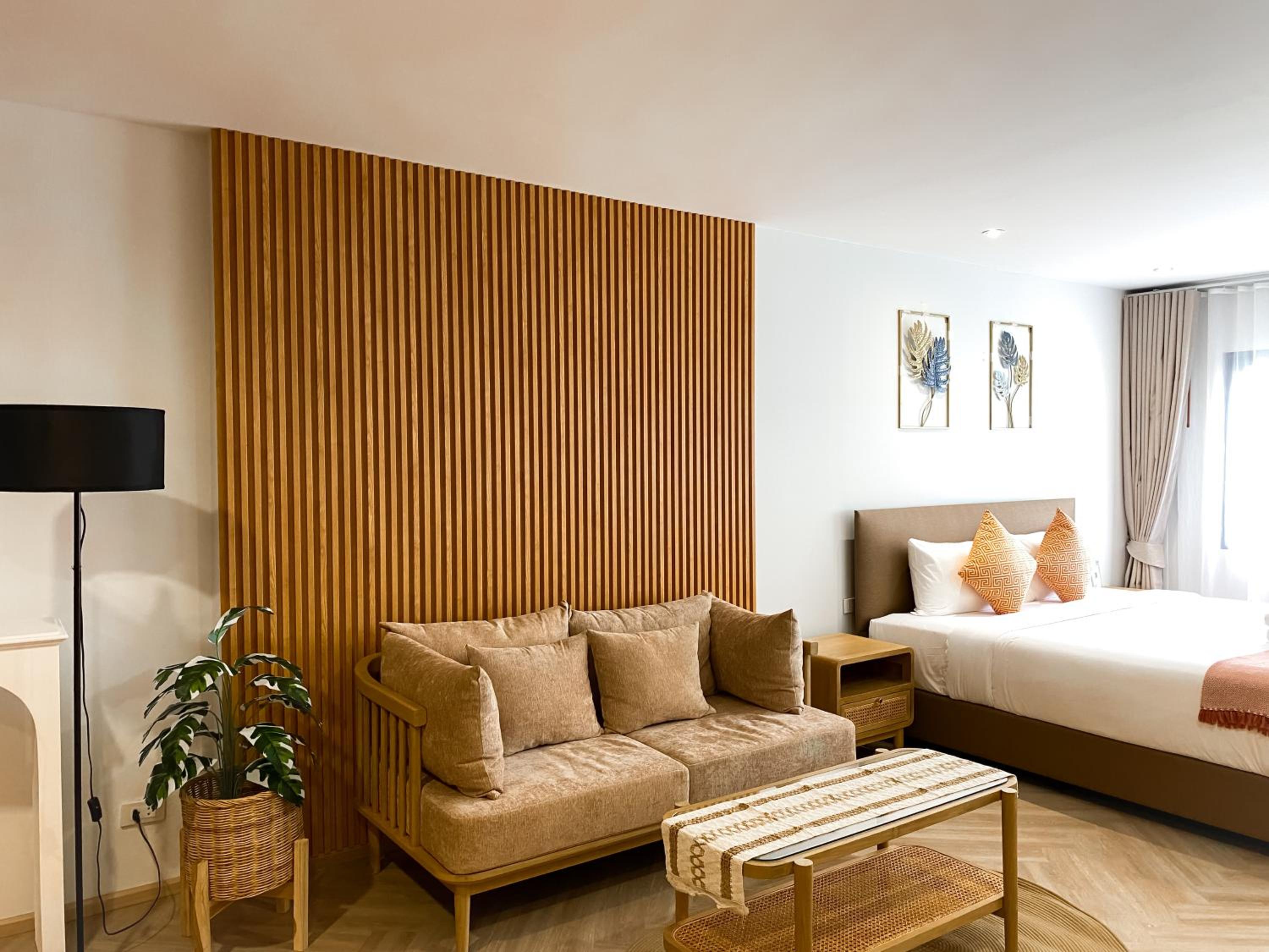Deluxe King Suite