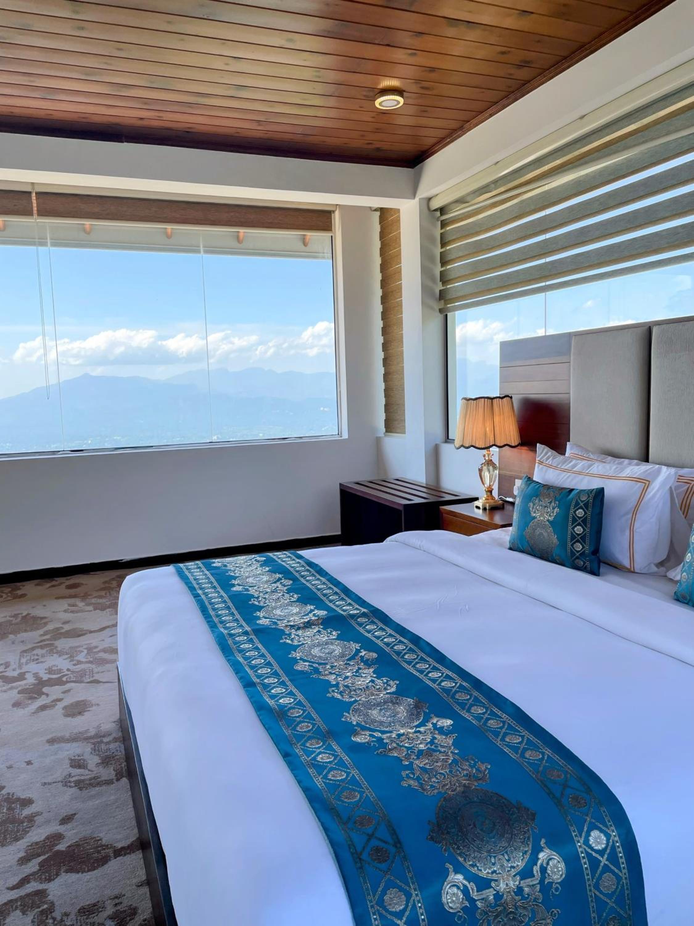 Suite with Mountain View photo 3