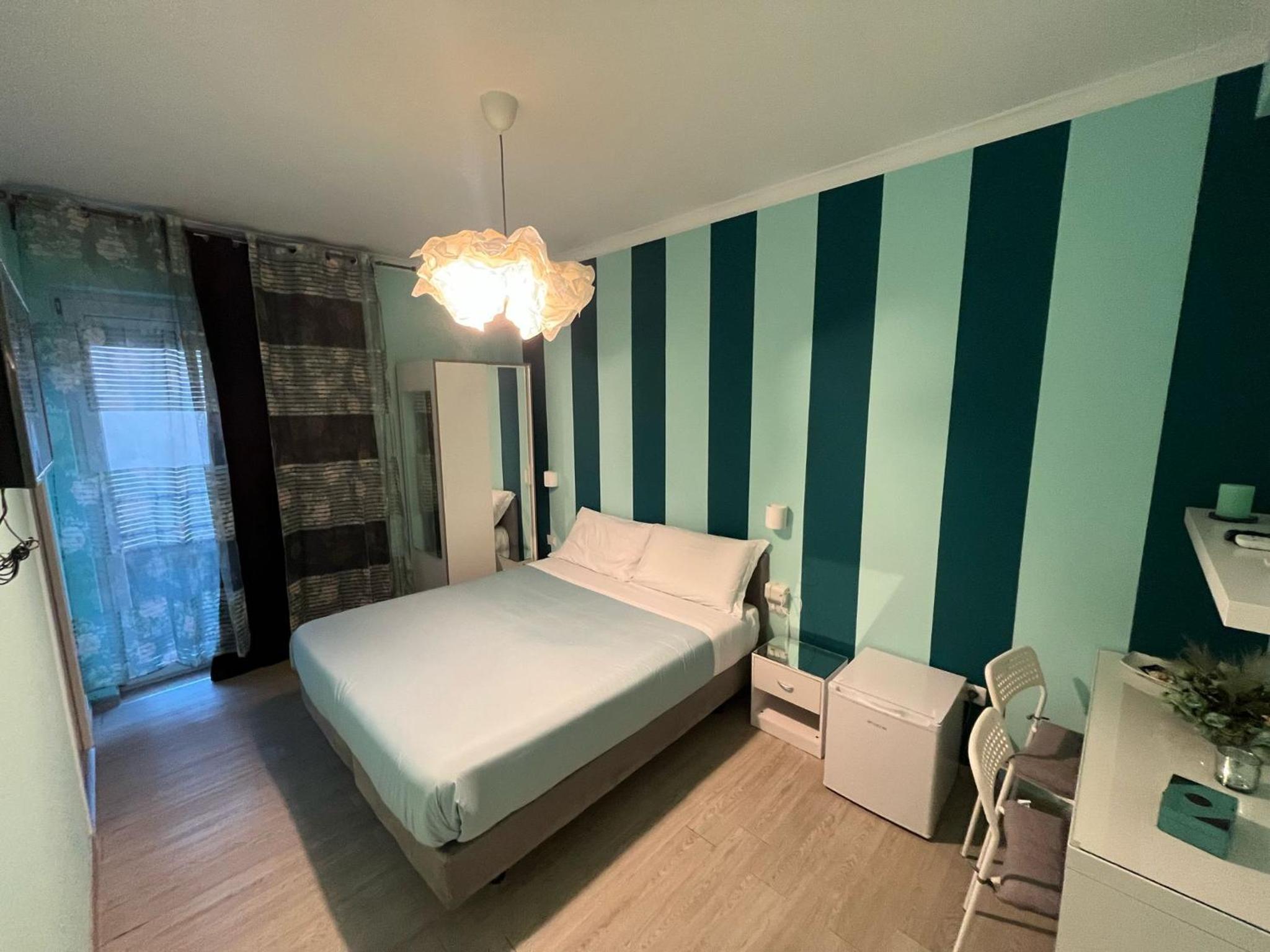 Large Double or Twin Room