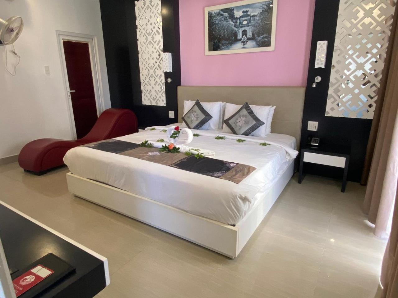Deluxe Double Room - Photo 21