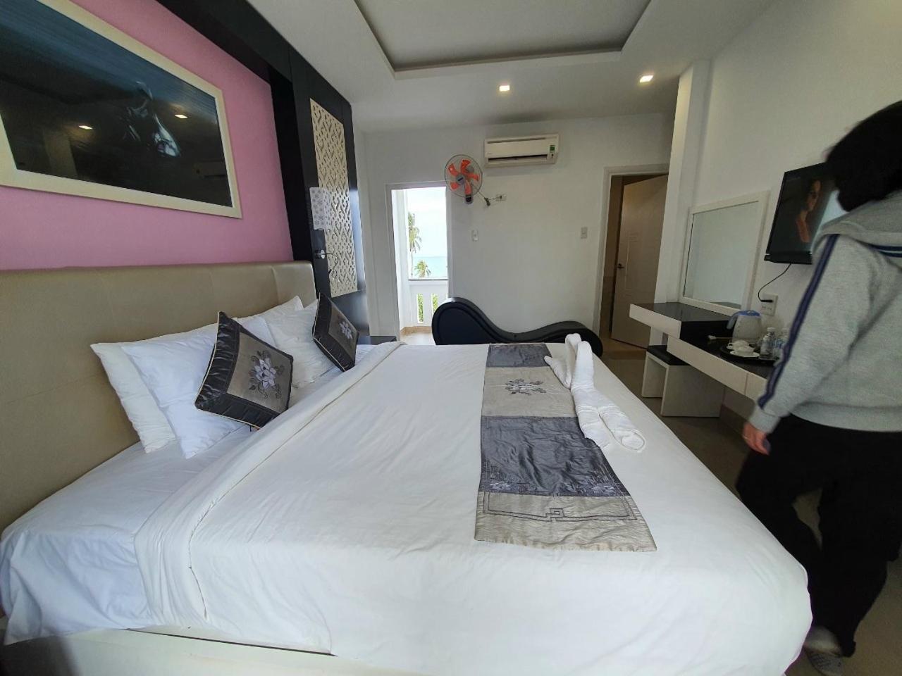 Deluxe Double Room - Photo 23
