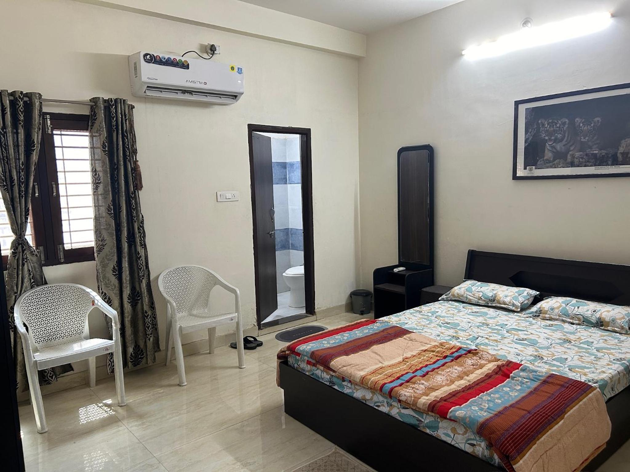 Four-Bedroom House photo 2