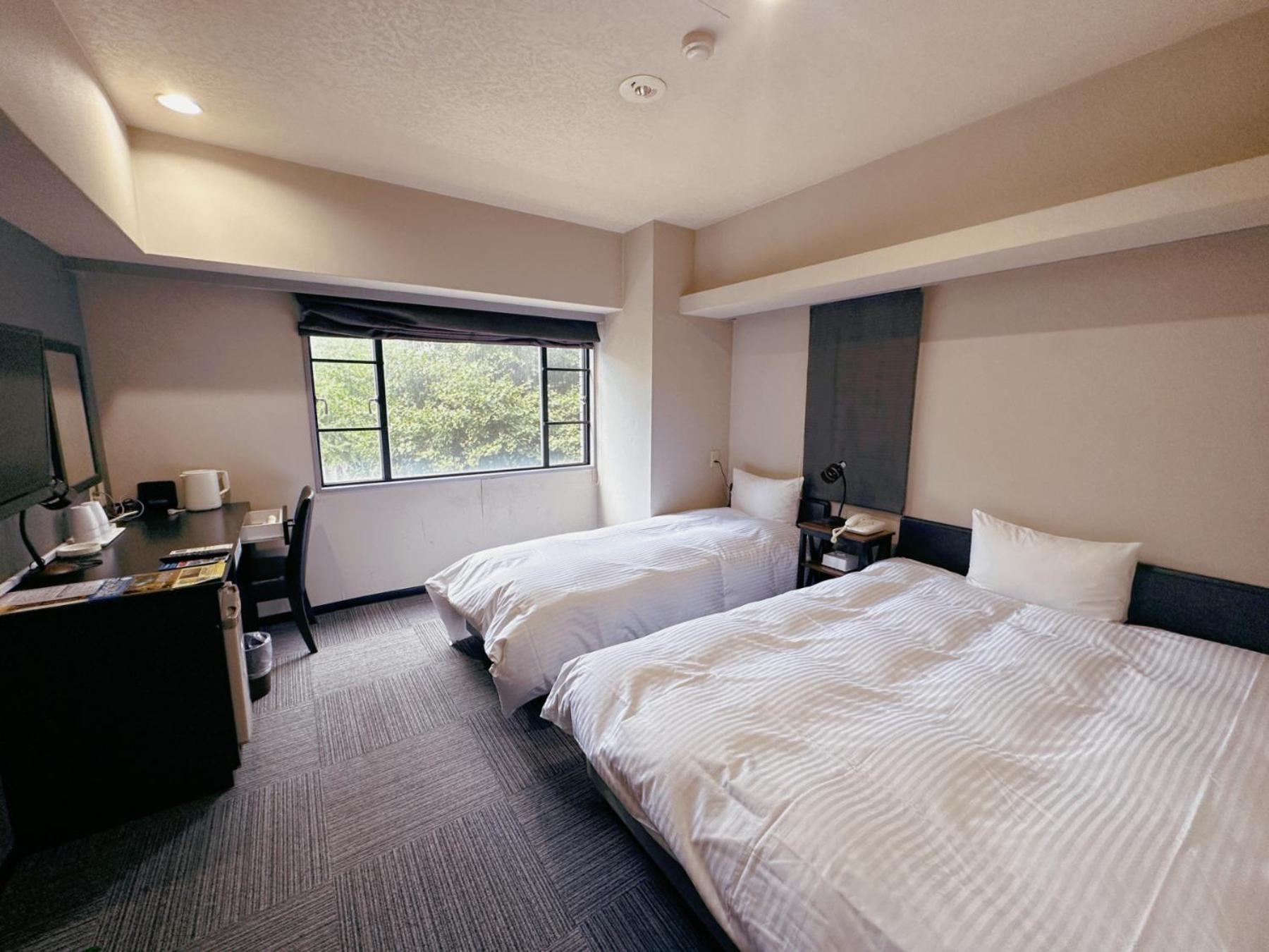 Twin Room - Smoking - Photo 1