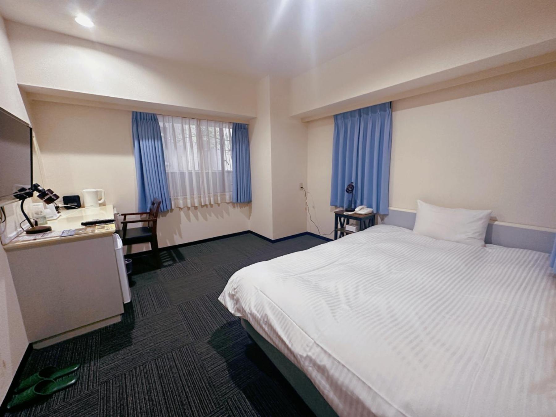 Single Room - Non-Smoking - Photo 8