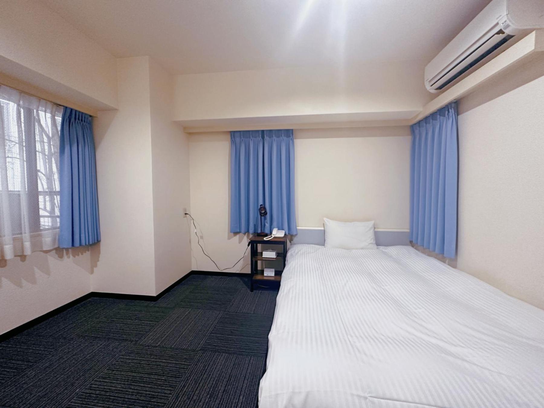 Single Room - Non-Smoking - Photo 7