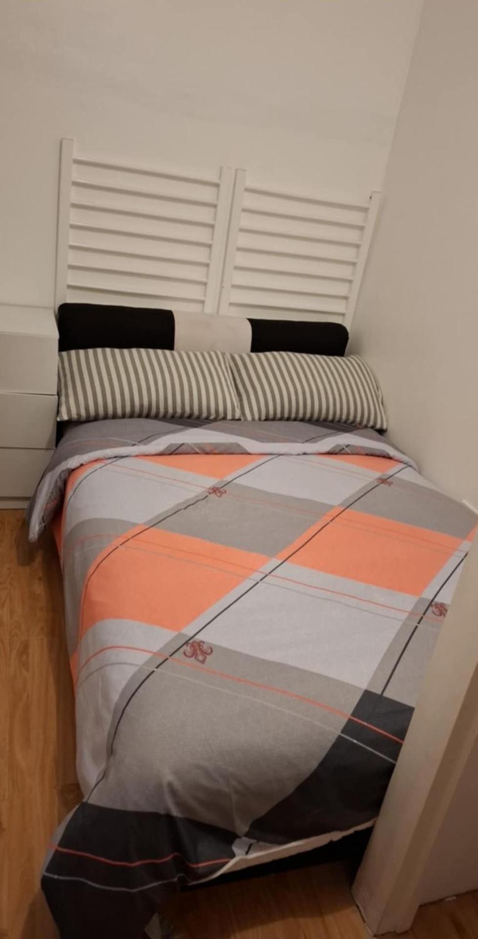 One-Bedroom Apartment photo 3