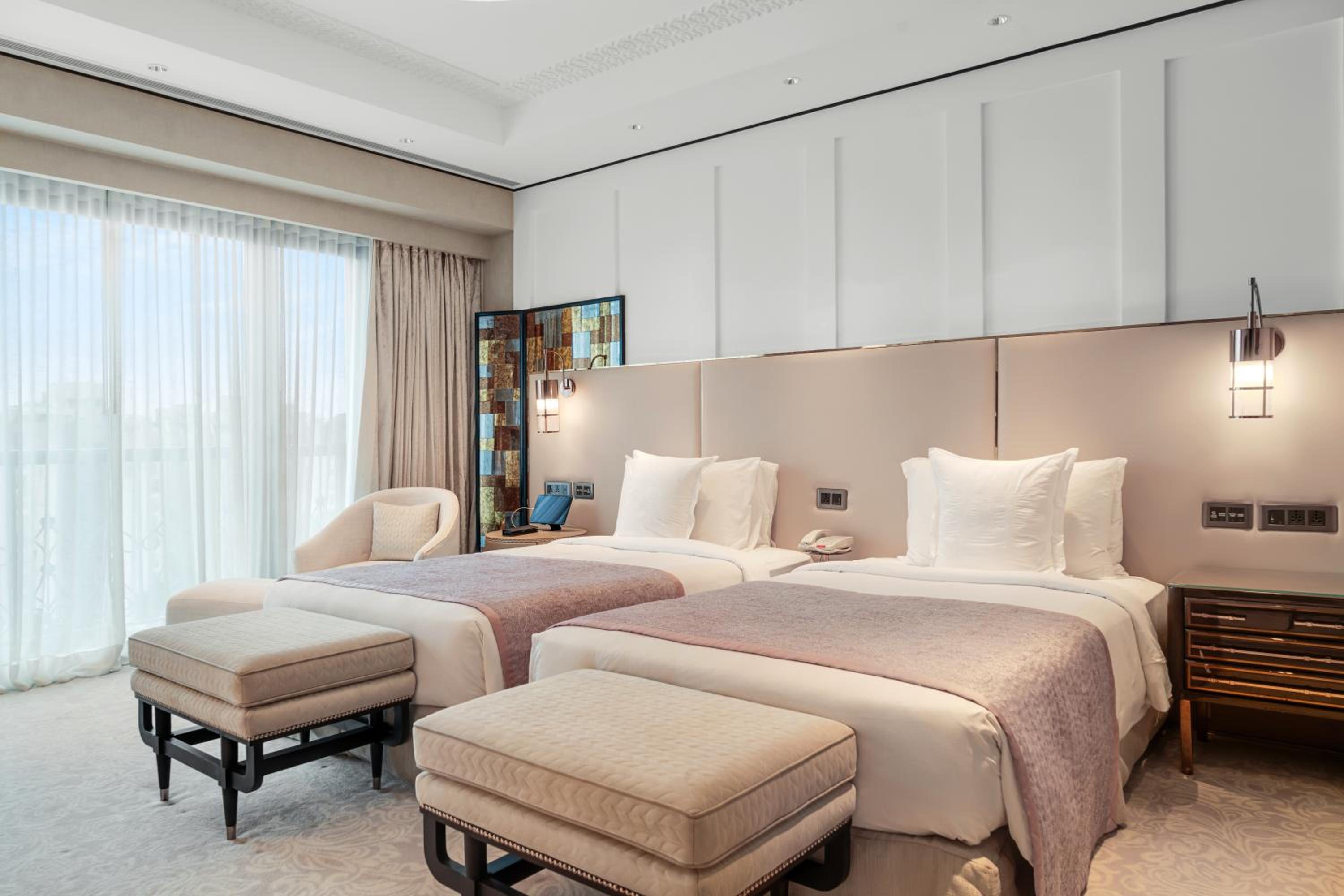 Executive Club Twin Room with City View - Photo 5