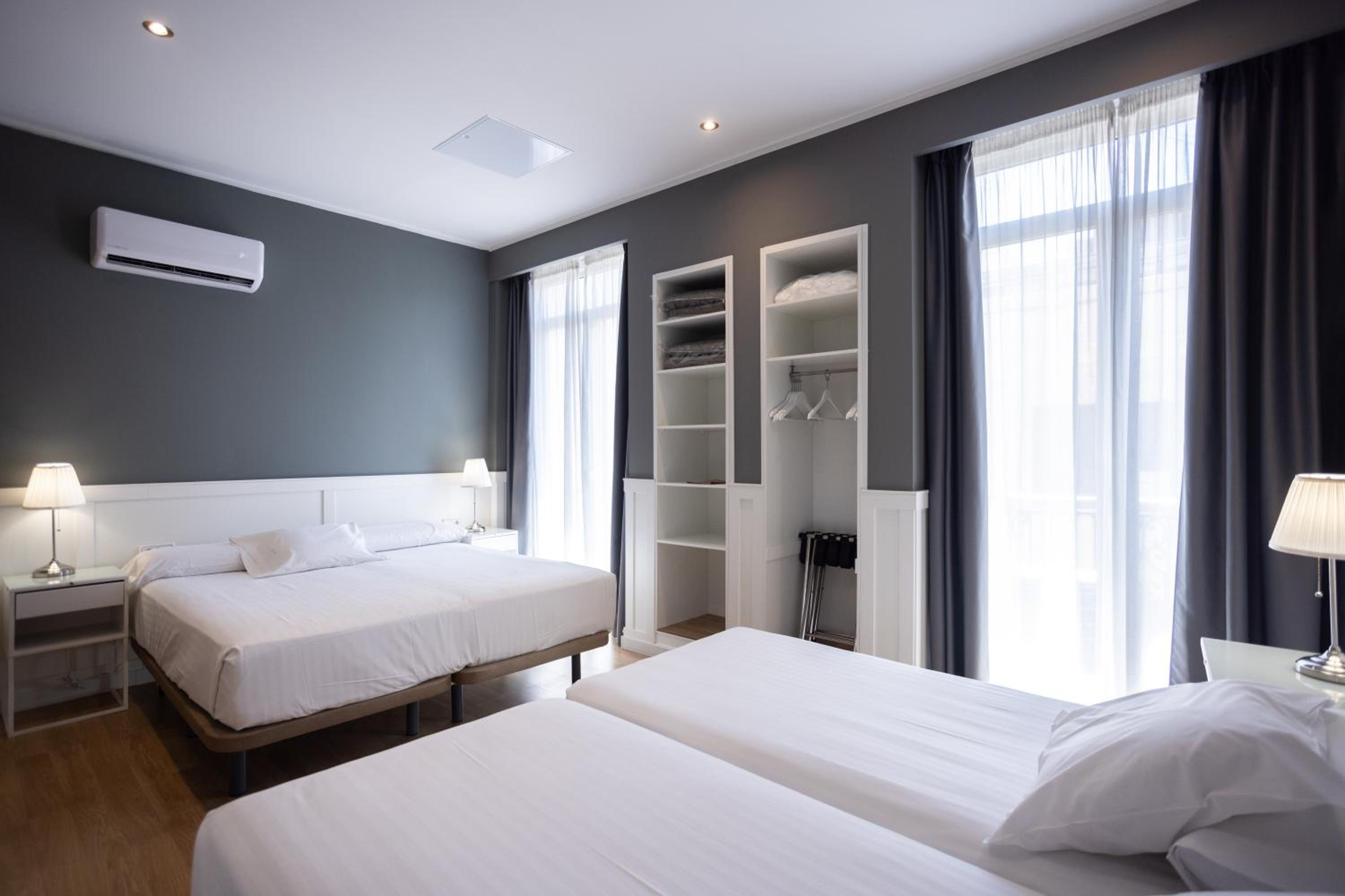 Superior Quadruple Room photo 2