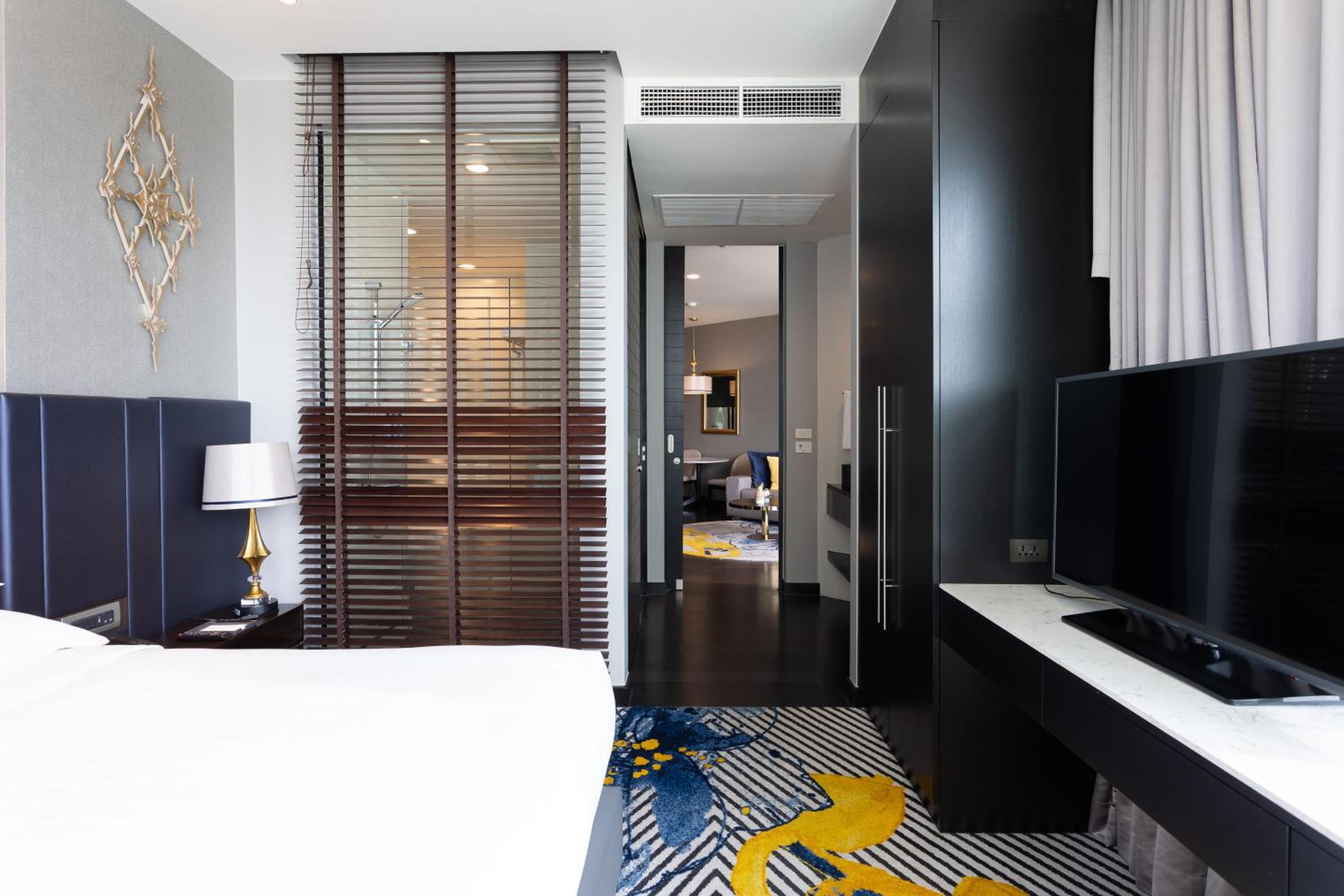 One-Bedroom Suite King with City View