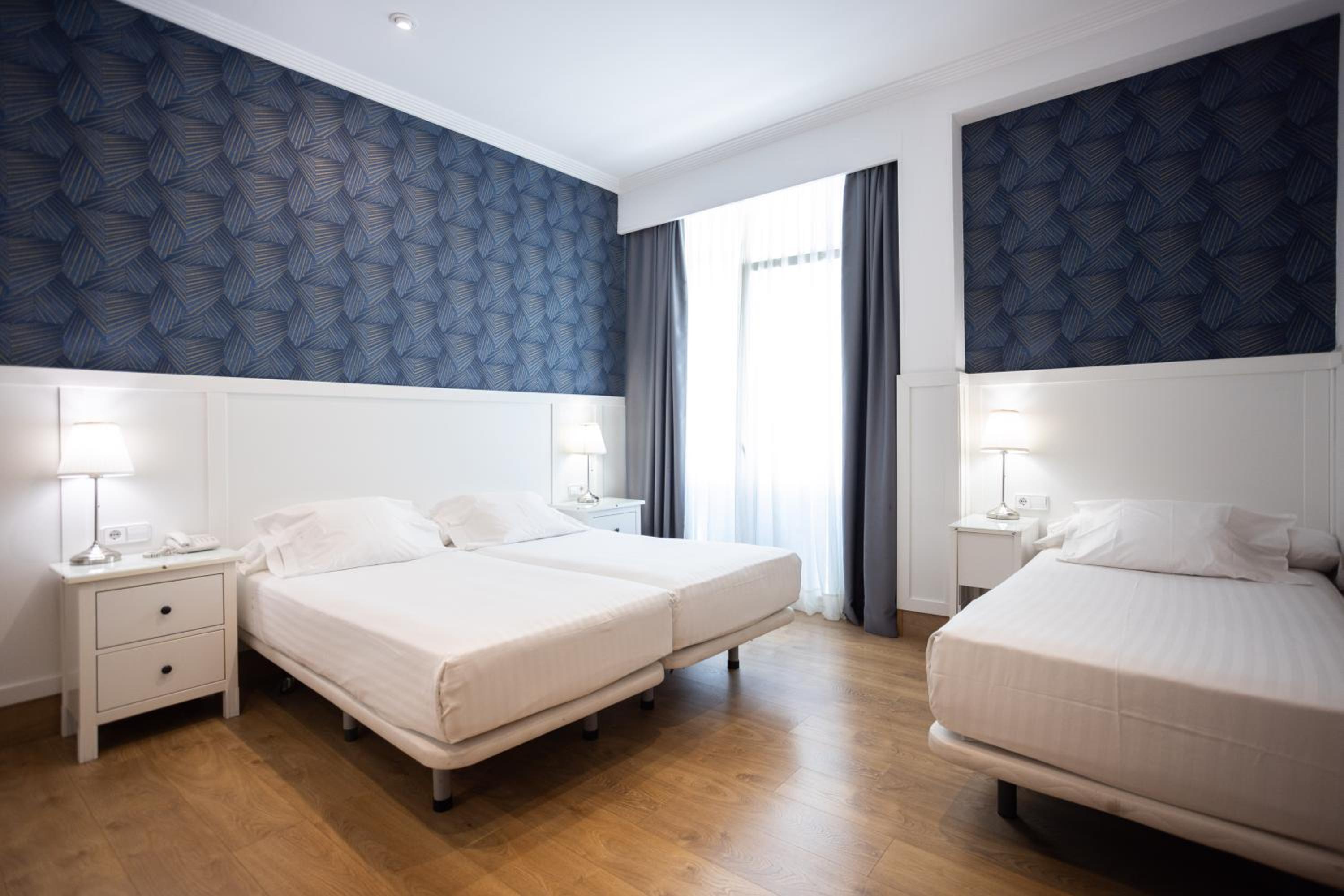 Standard Triple Room photo 3