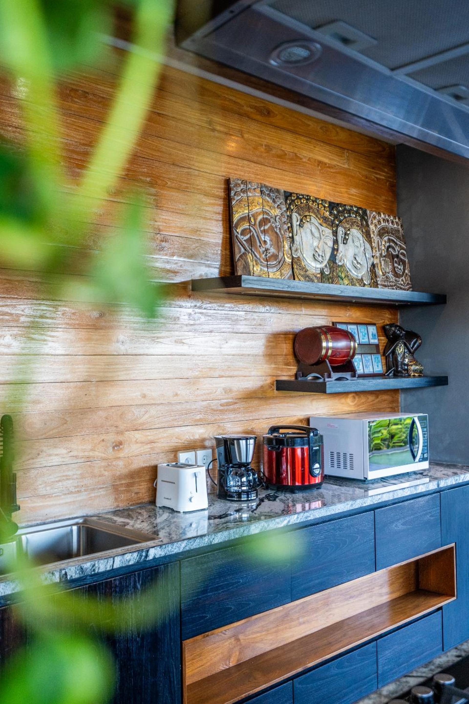 Three-Bedroom Villa photo 2